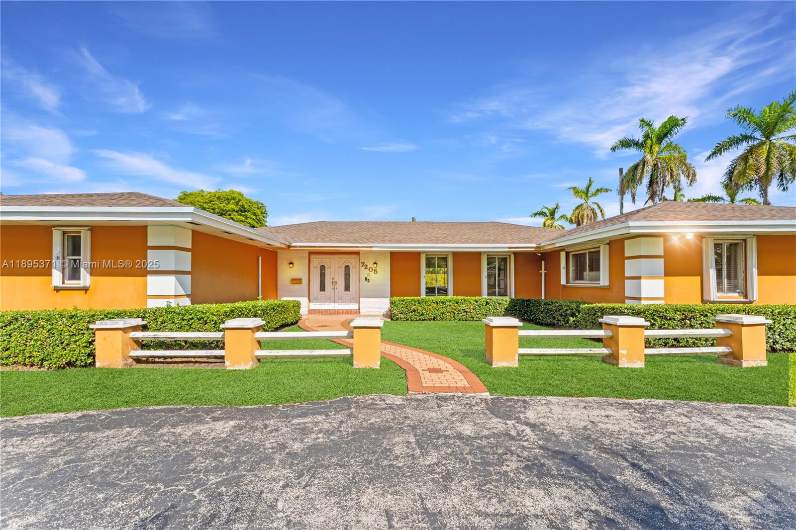 7205 SW 109th Ter Pinecrest, FL 33156