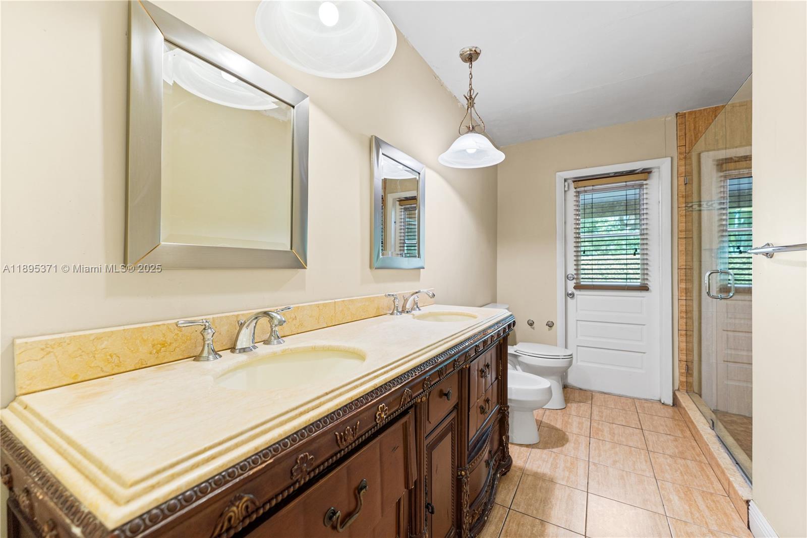 7205 SW 109th Ter Pinecrest, FL 33156