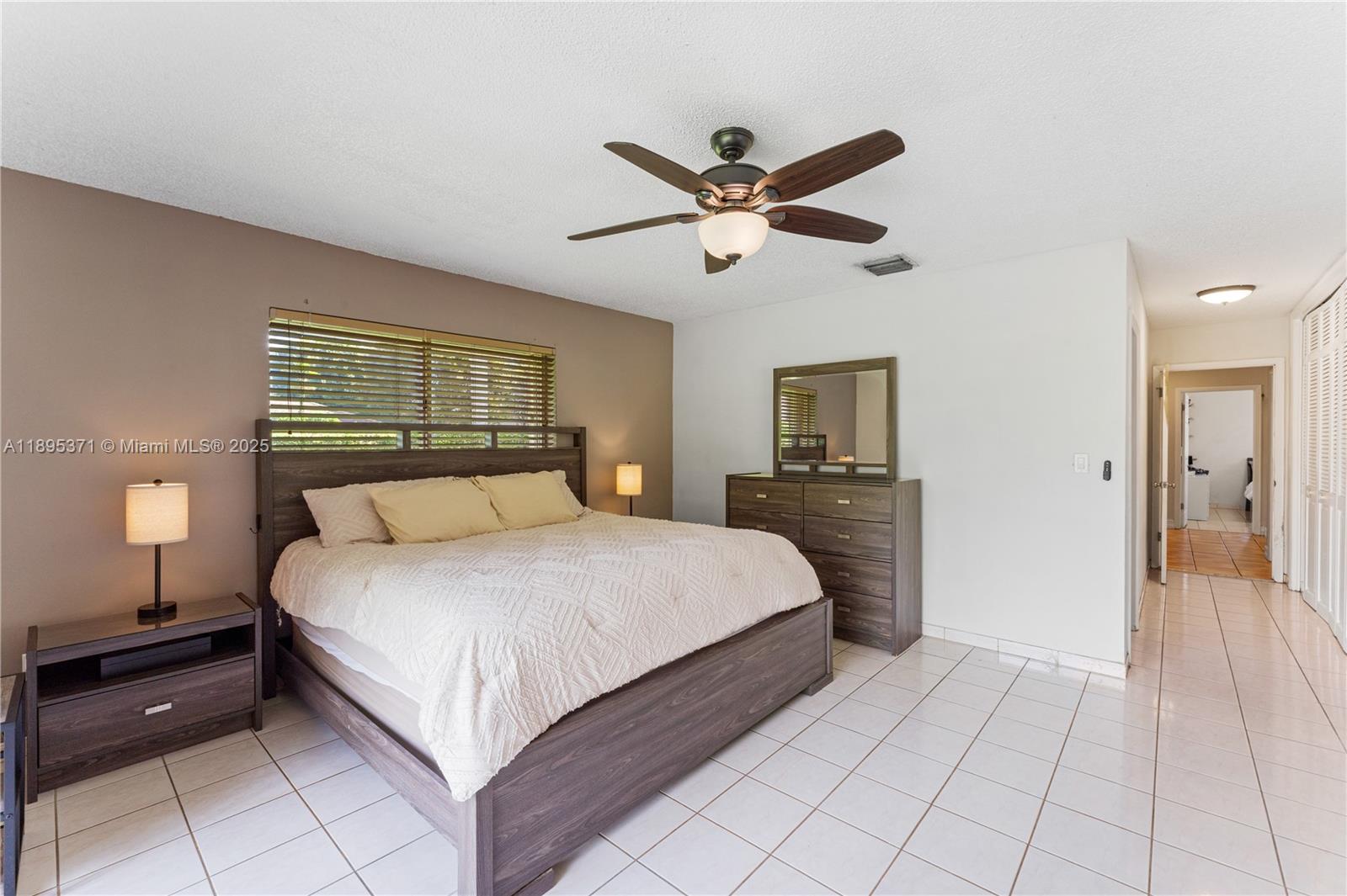 7205 SW 109th Ter Pinecrest, FL 33156