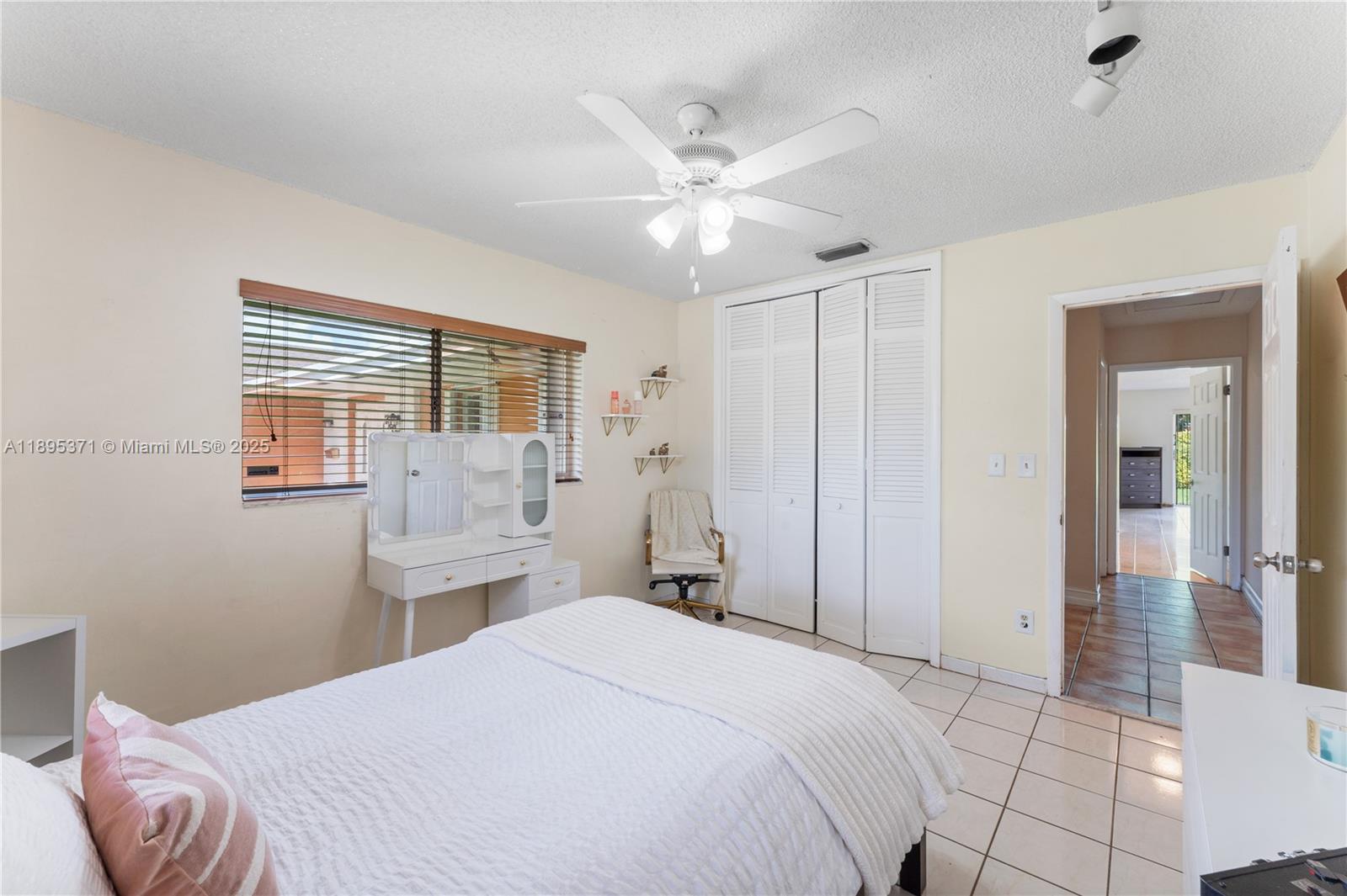 7205 SW 109th Ter Pinecrest, FL 33156