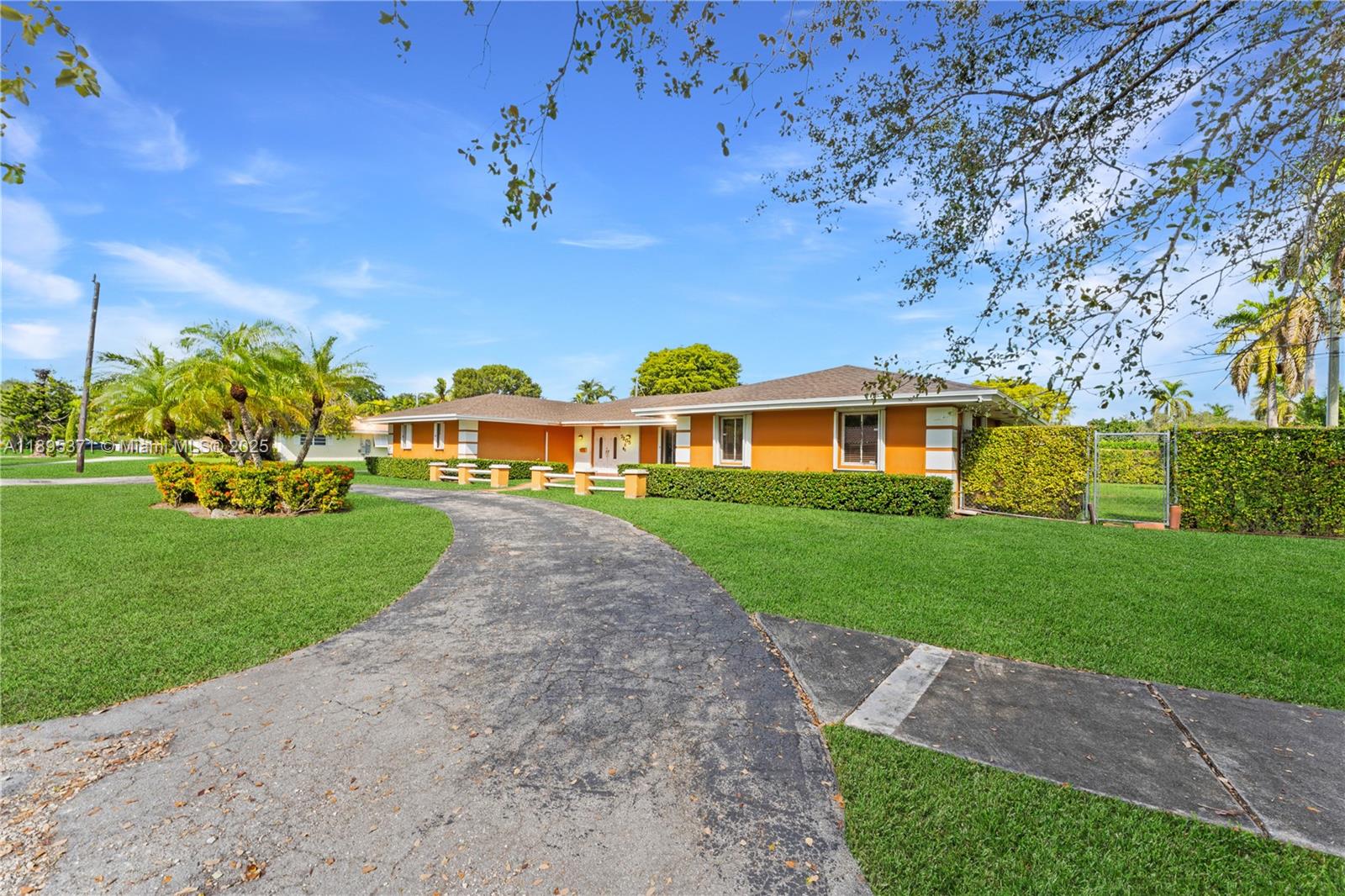 7205 SW 109th Ter Pinecrest, FL 33156