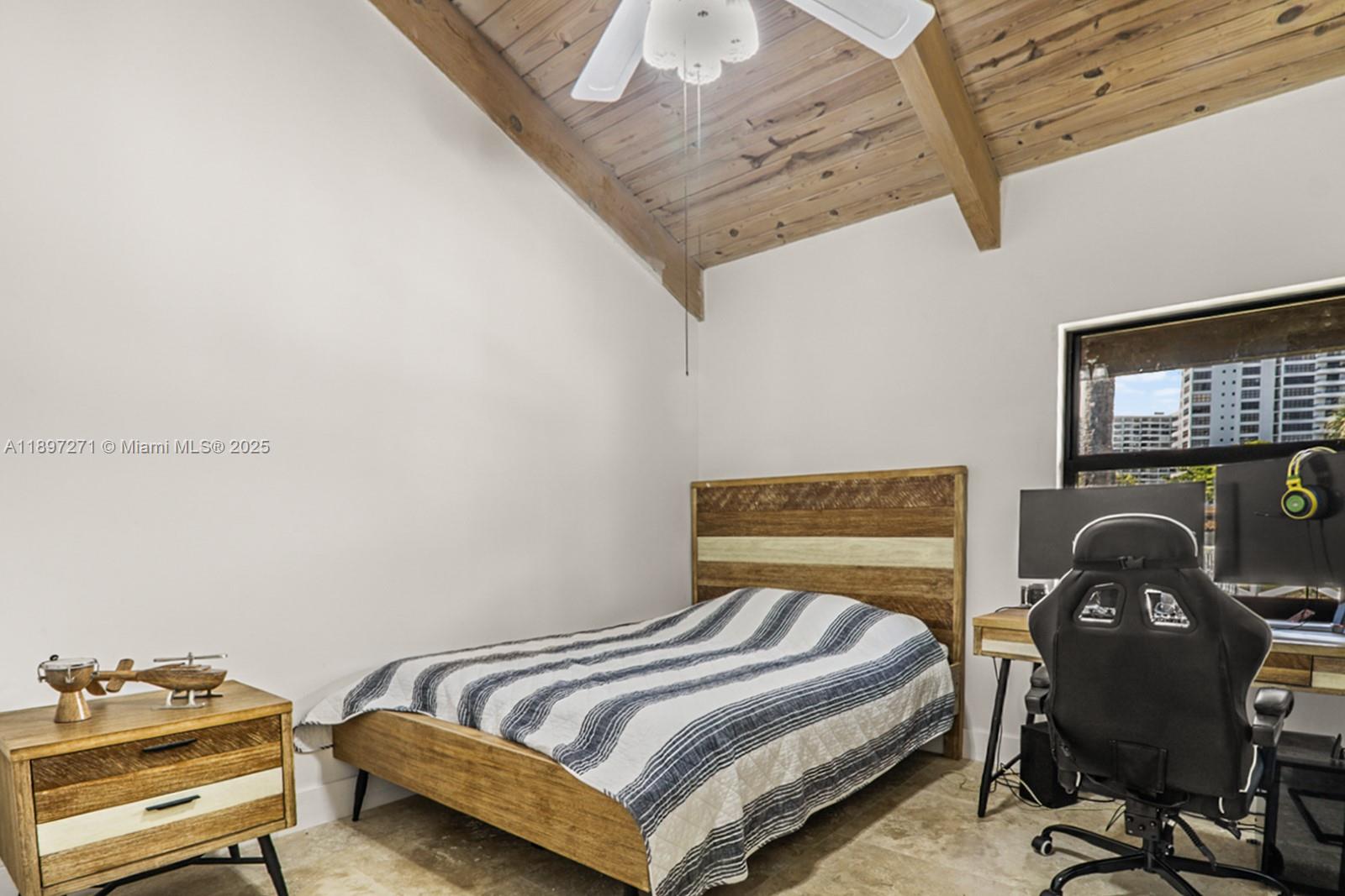 513 Leslie Dr Hallandale Beach, FL 33009