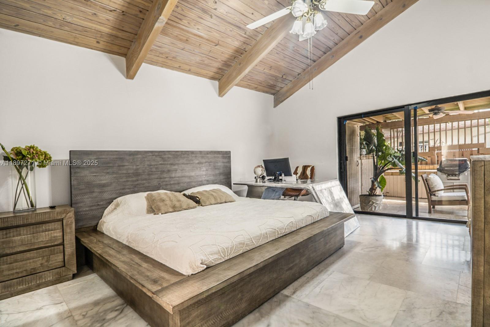 513 Leslie Dr Hallandale Beach, FL 33009