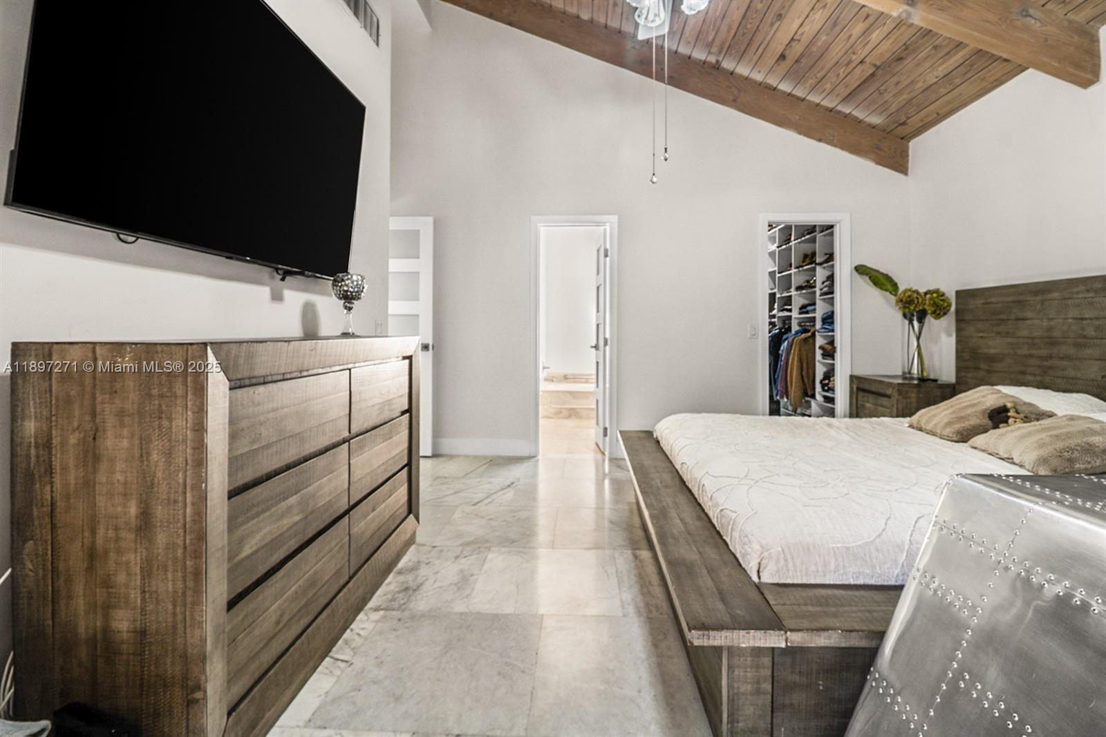 513 Leslie Dr Hallandale Beach, FL 33009