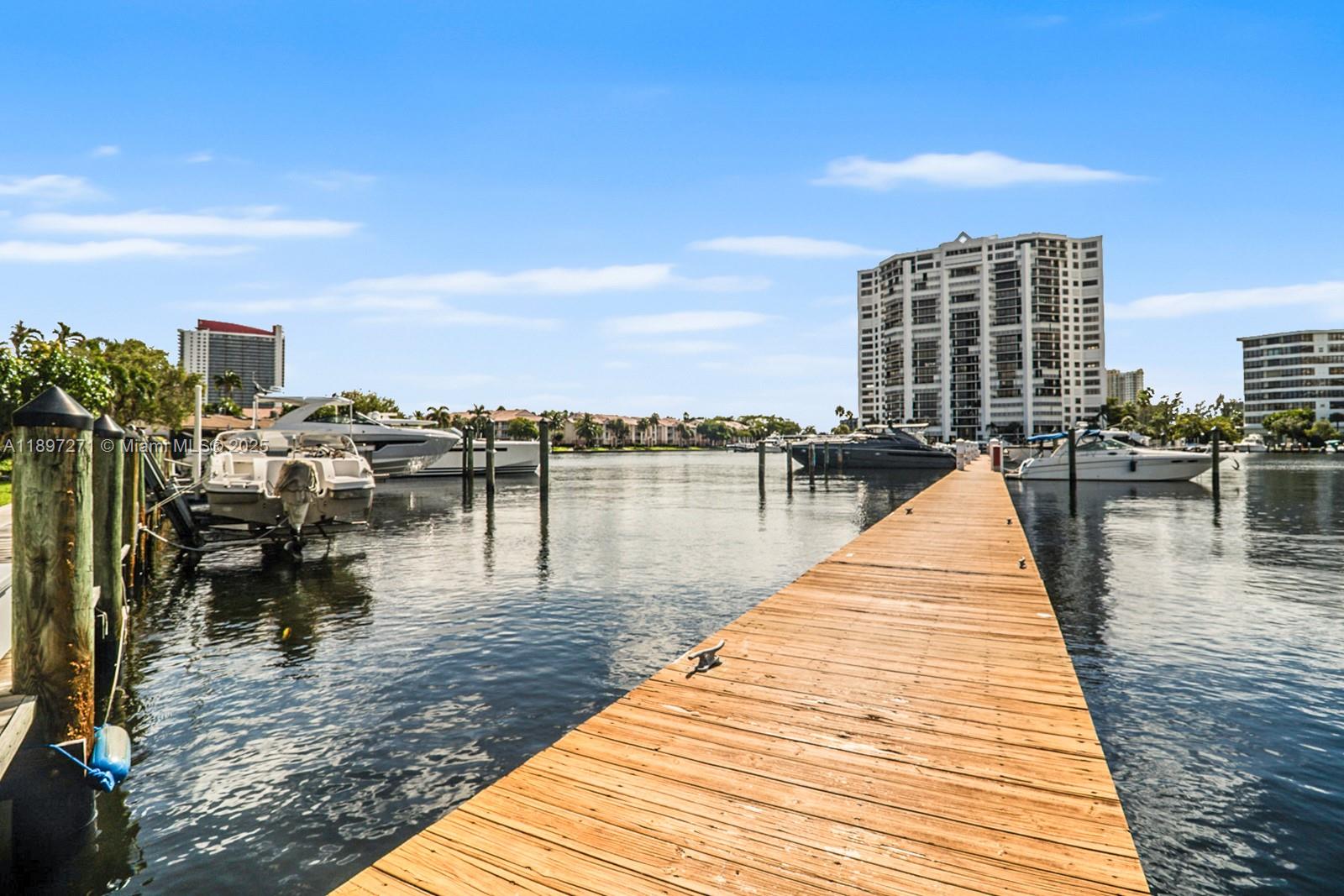 513 Leslie Dr Hallandale Beach, FL 33009