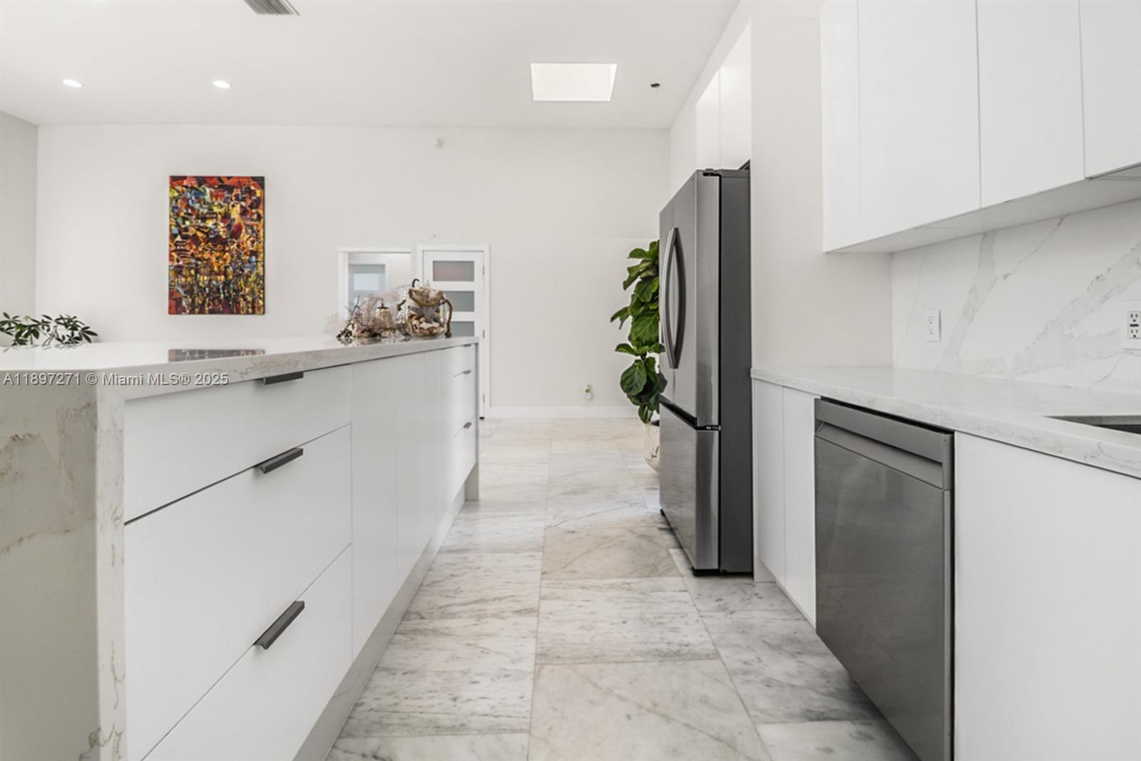 513 Leslie Dr Hallandale Beach, FL 33009