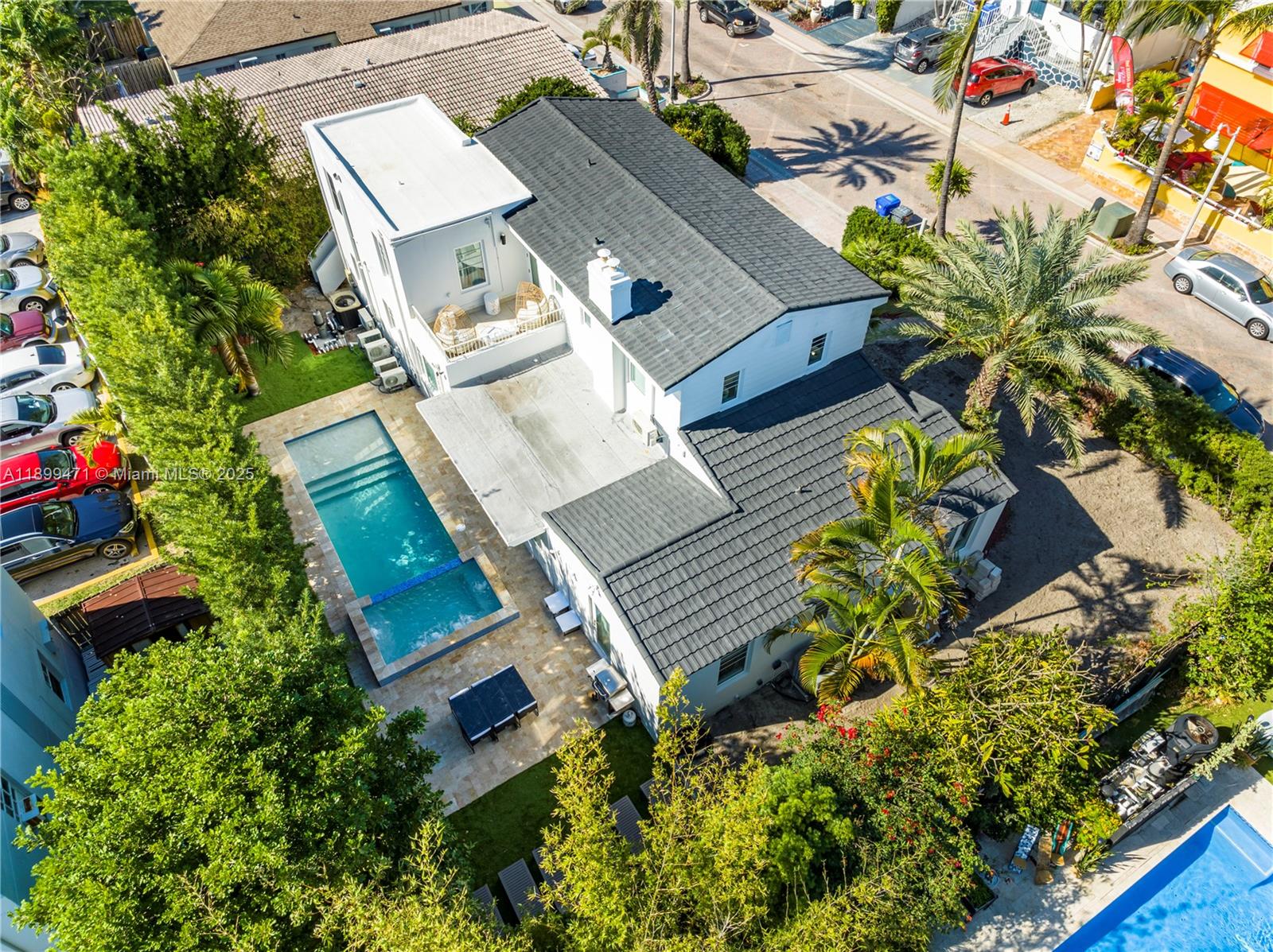 320 Polk St Hollywood, FL 33019