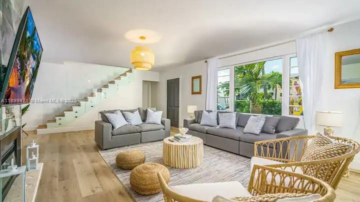 320 Polk St Hollywood, FL 33019