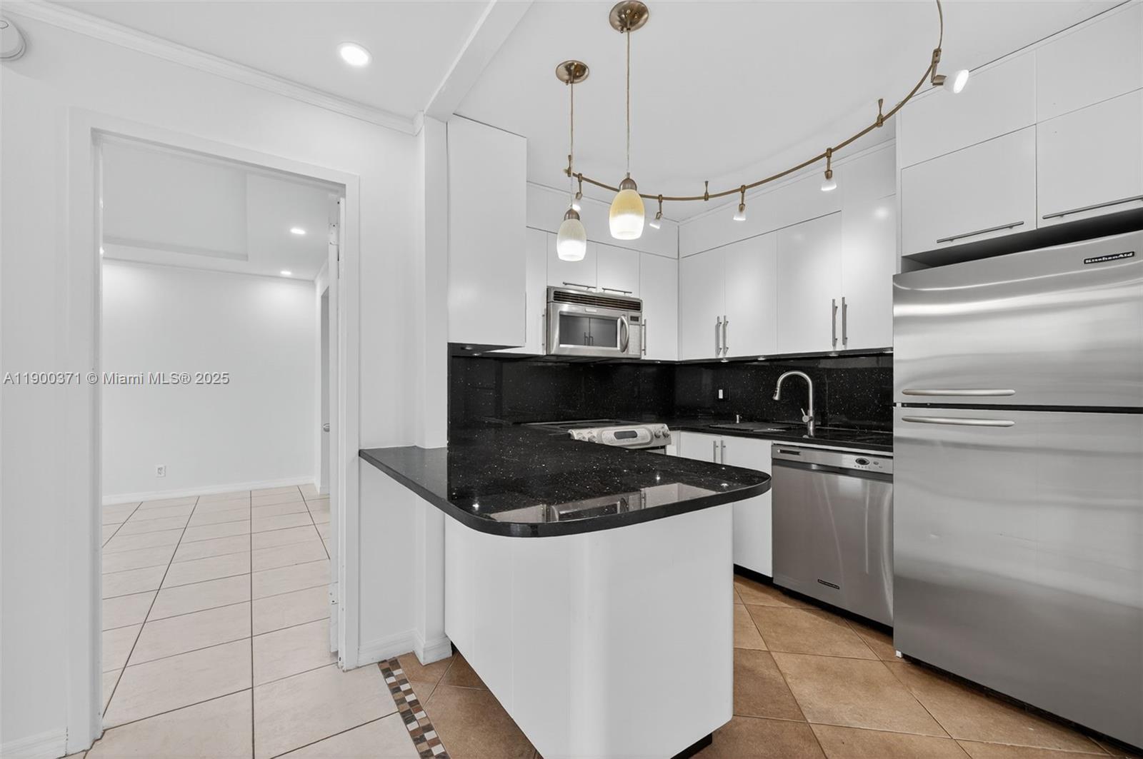 1050 SE 15th St #307 Fort Lauderdale, FL 33316