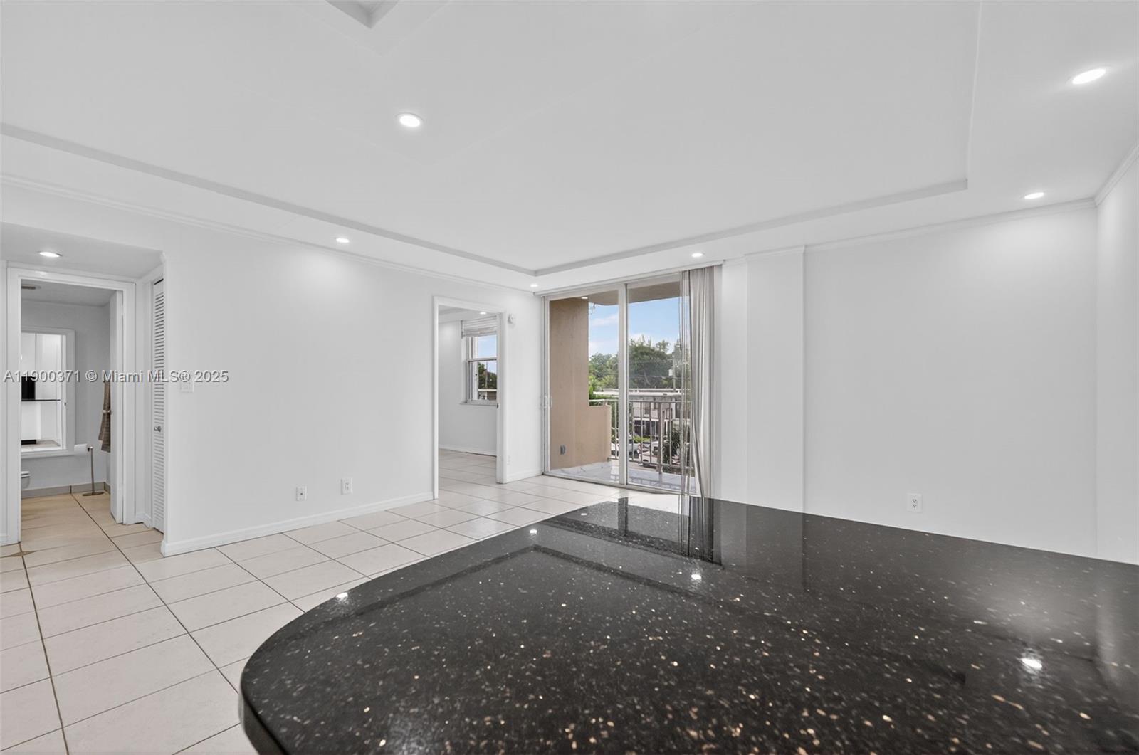 1050 SE 15th St #307 Fort Lauderdale, FL 33316