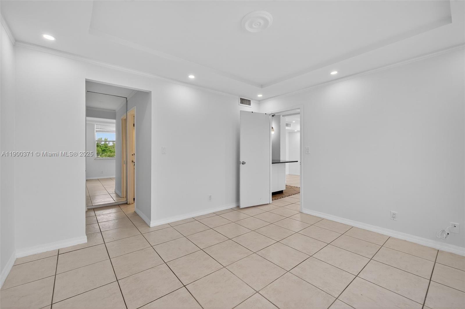 1050 SE 15th St #307 Fort Lauderdale, FL 33316