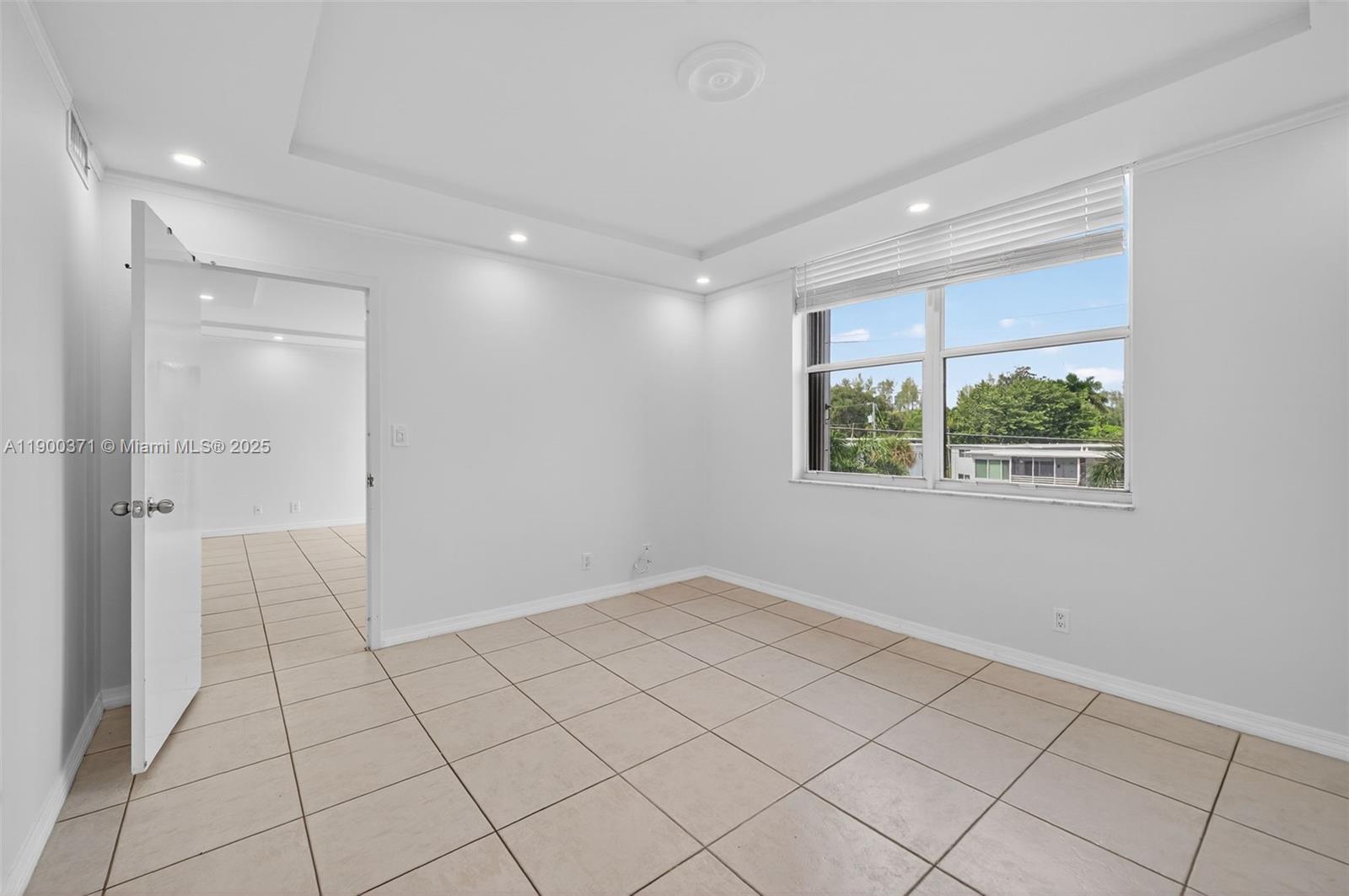 1050 SE 15th St #307 Fort Lauderdale, FL 33316