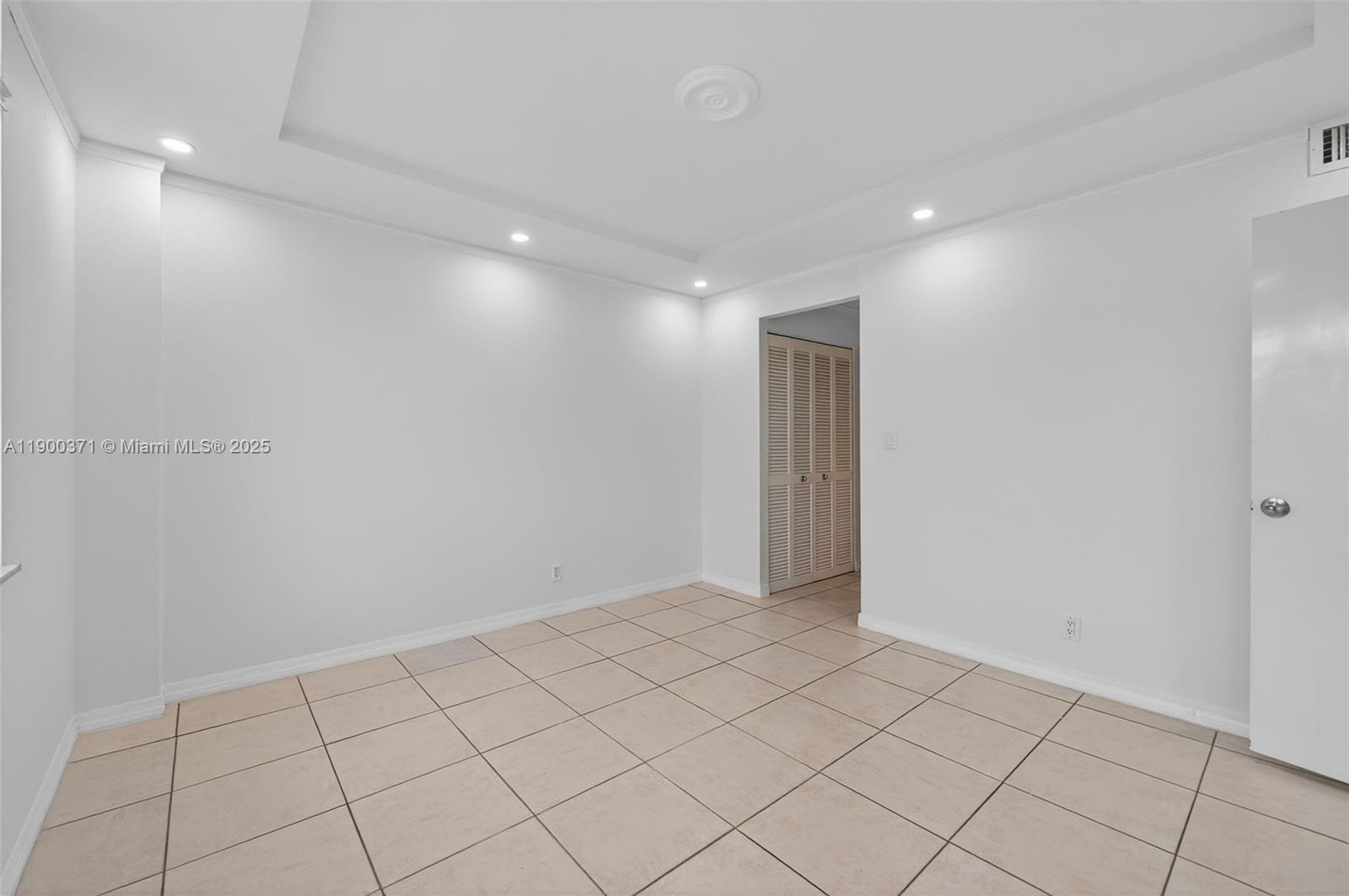 1050 SE 15th St #307 Fort Lauderdale, FL 33316