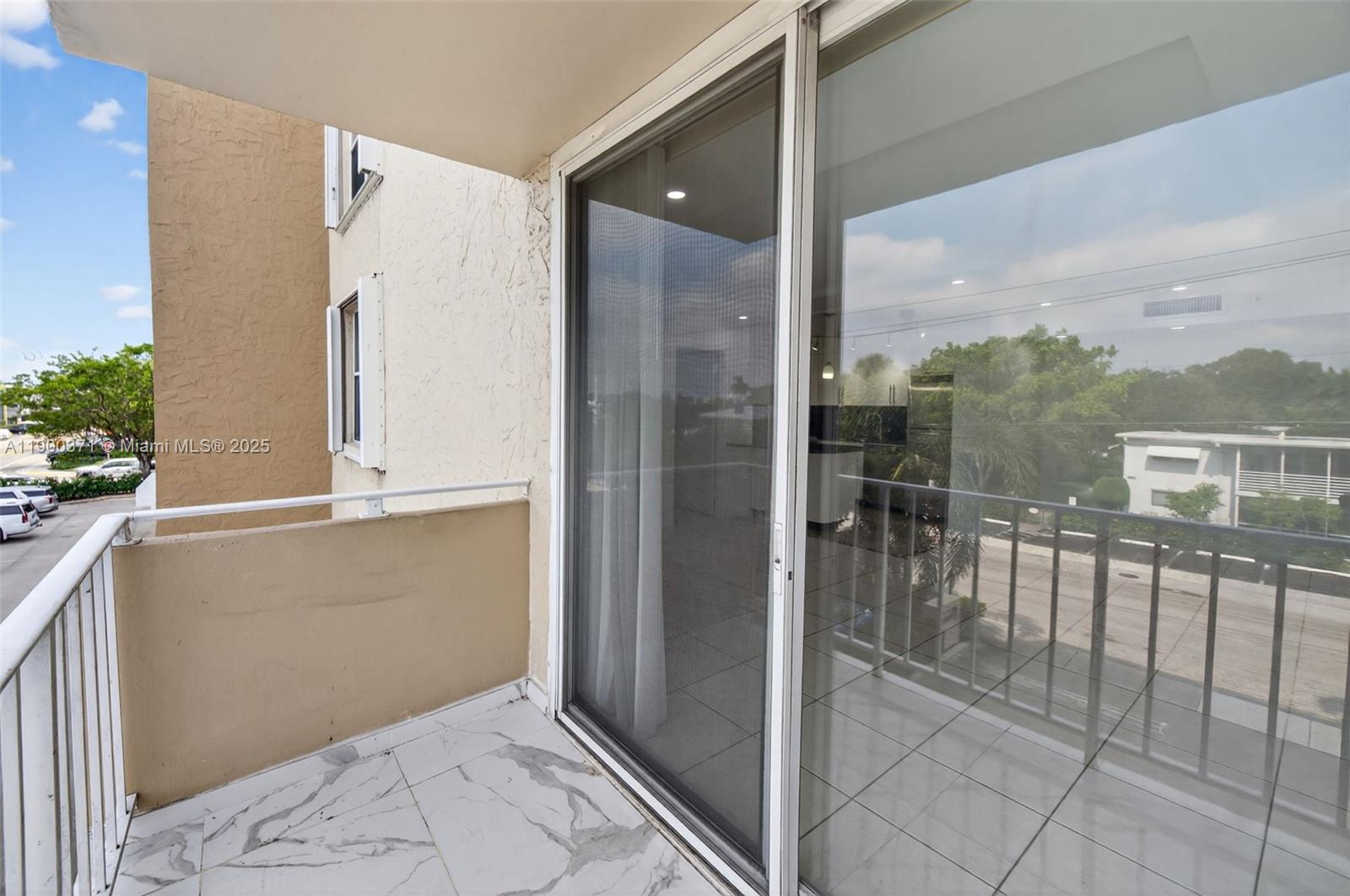 1050 SE 15th St #307 Fort Lauderdale, FL 33316