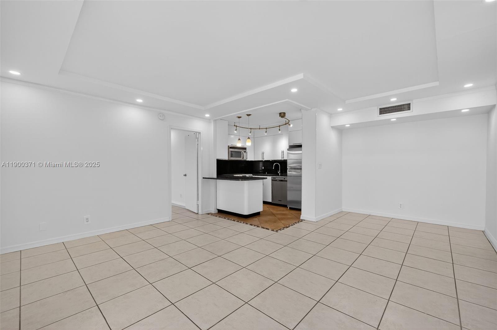 1050 SE 15th St #307 Fort Lauderdale, FL 33316