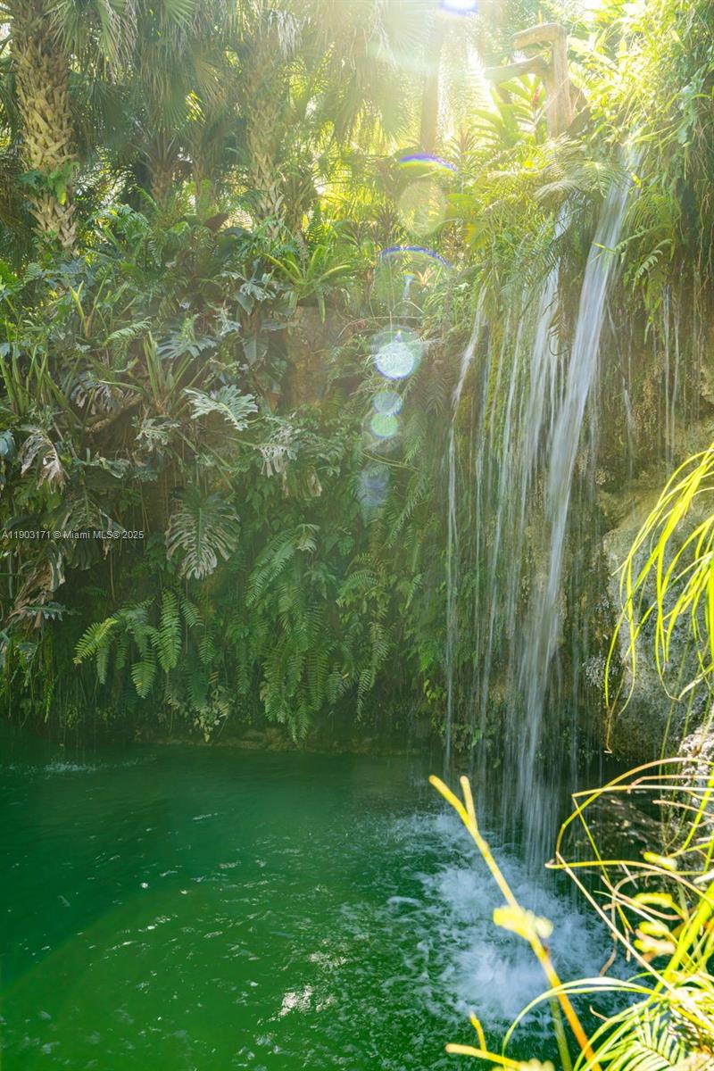 15000 SW 200th St Miami, FL 33187