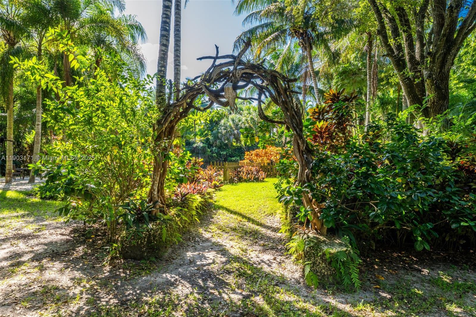 15000 SW 200th St Miami, FL 33187