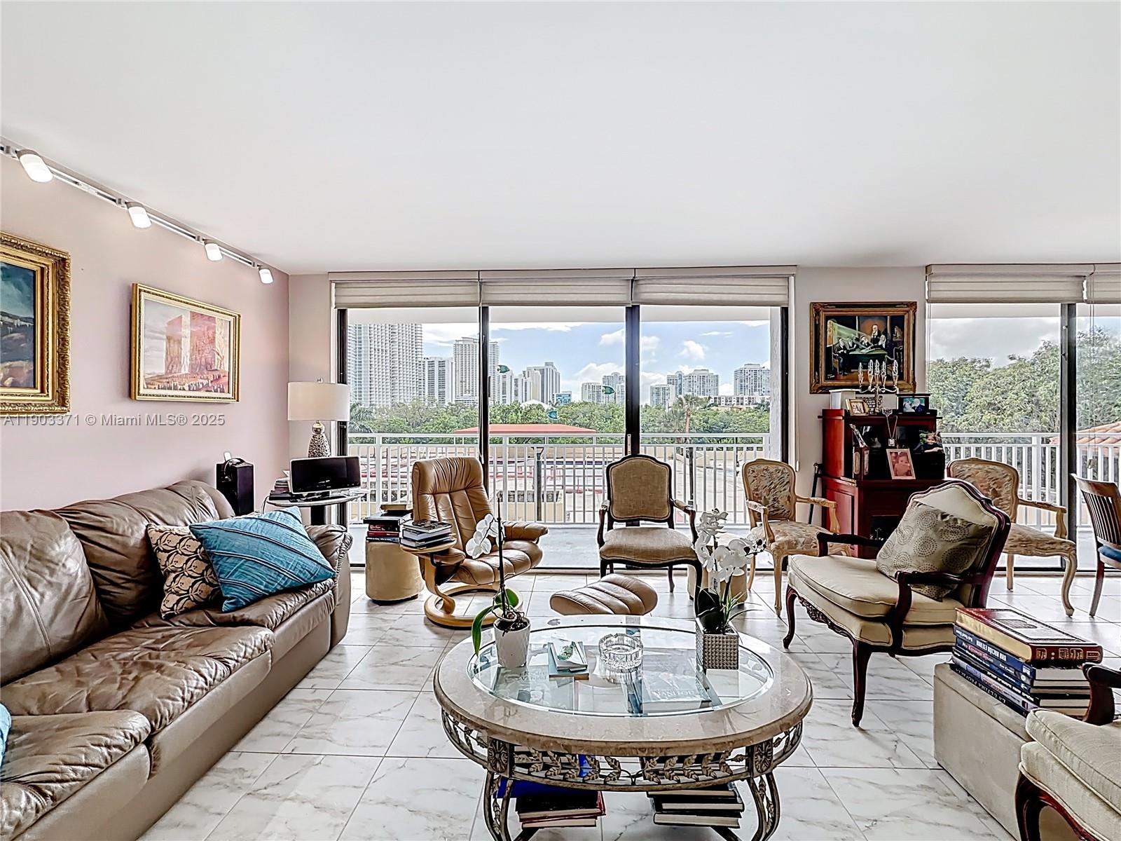 image Winston Towers 60014