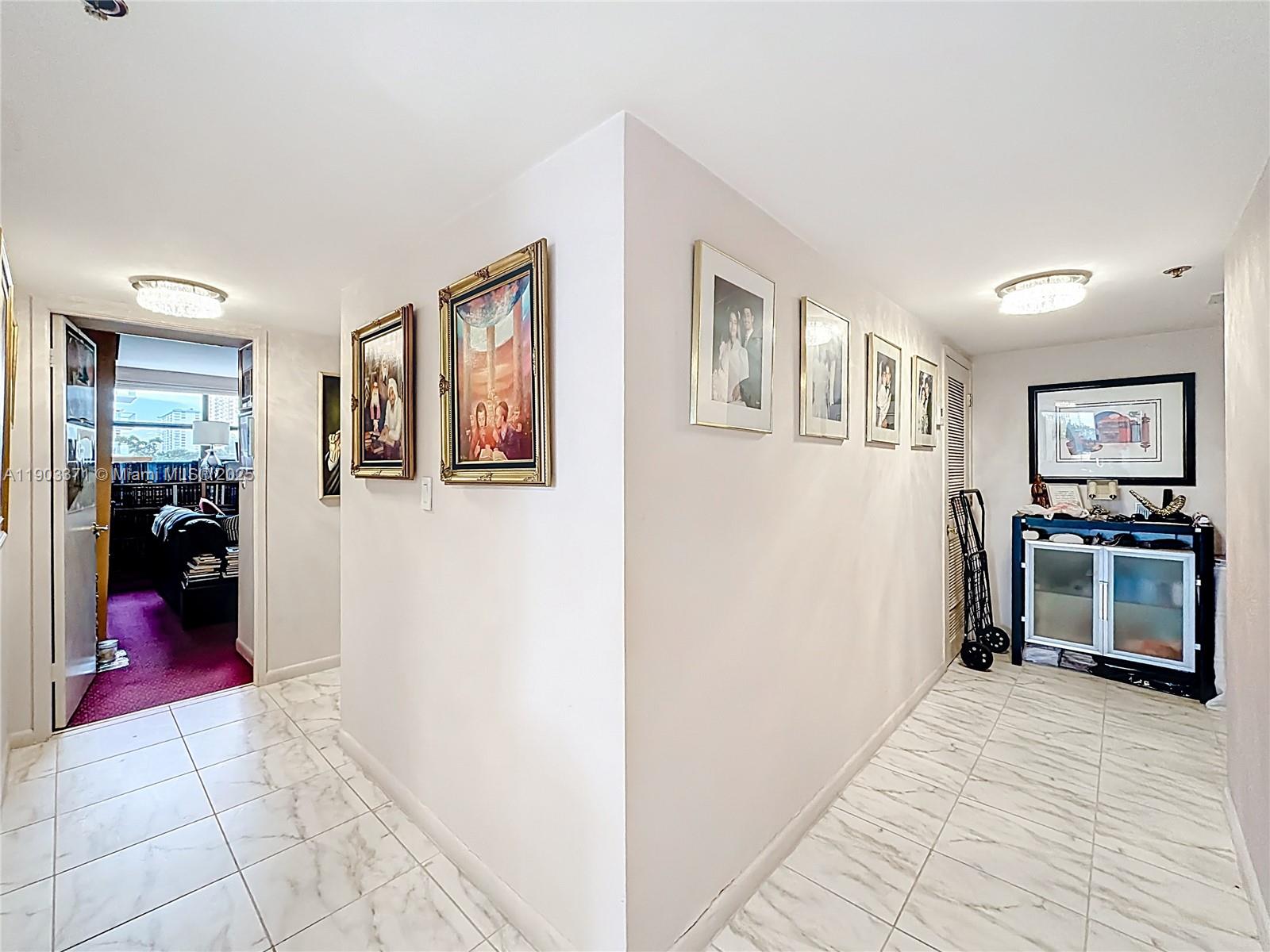 image Winston Towers 60016