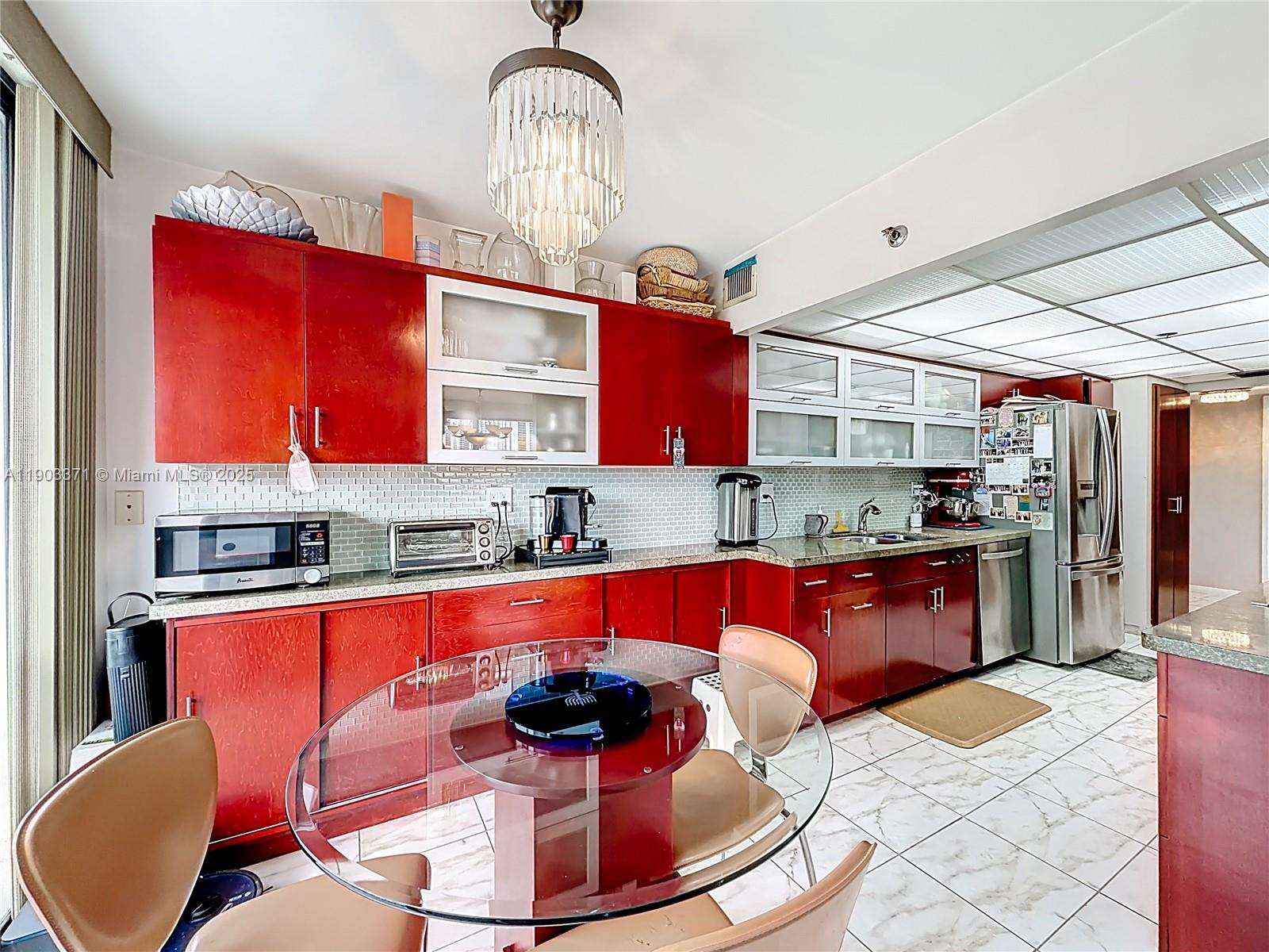 image Winston Towers 6001