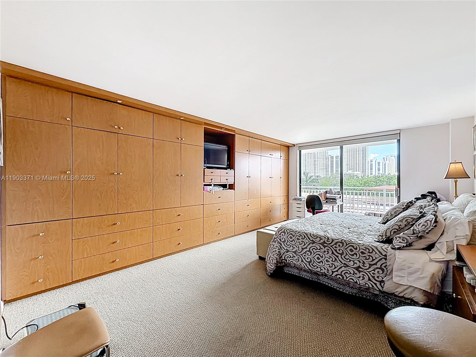 image Winston Towers 60019