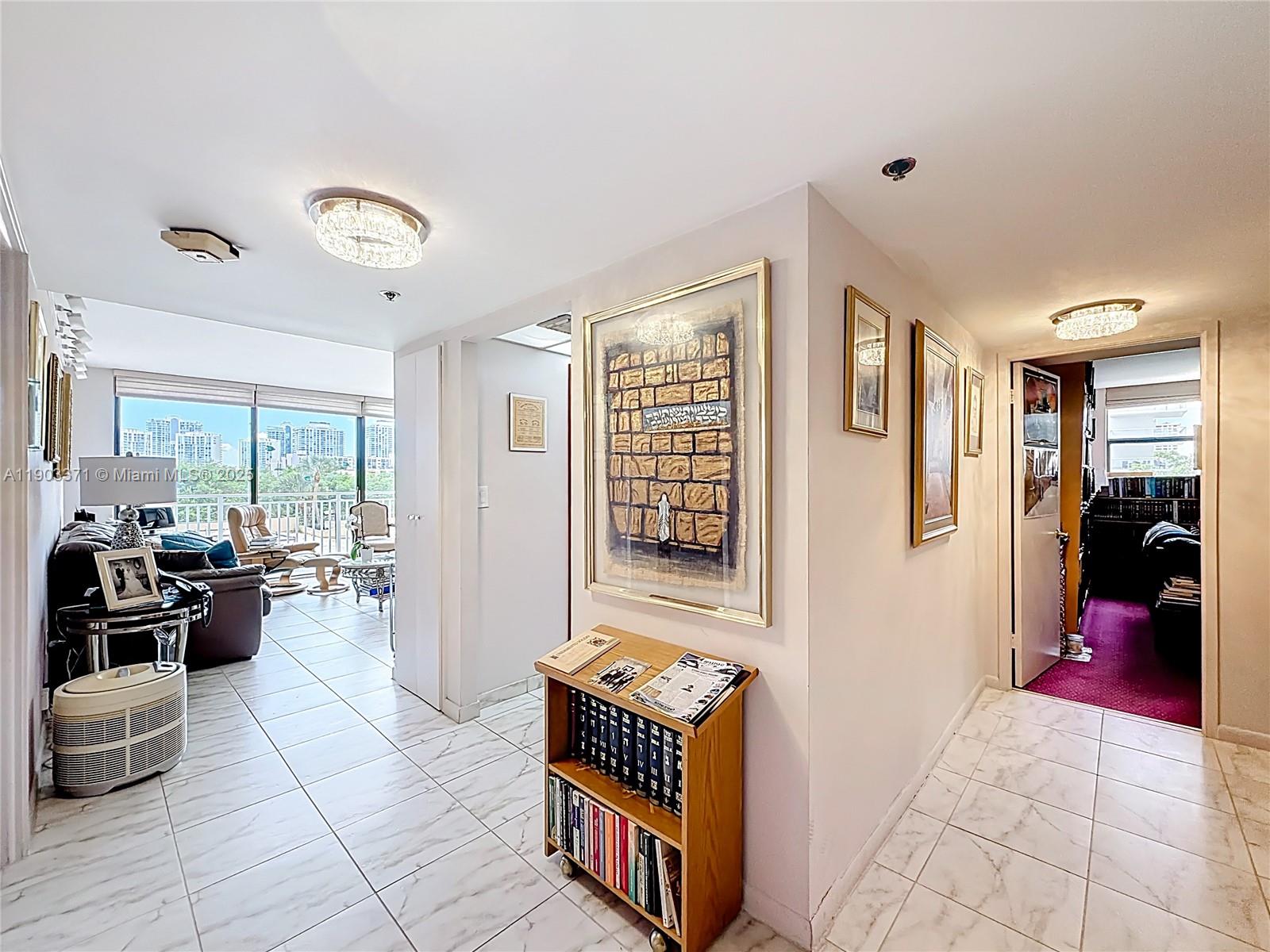 image Winston Towers 60024