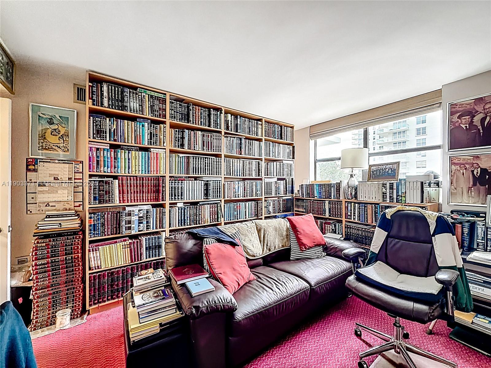 image Winston Towers 60025