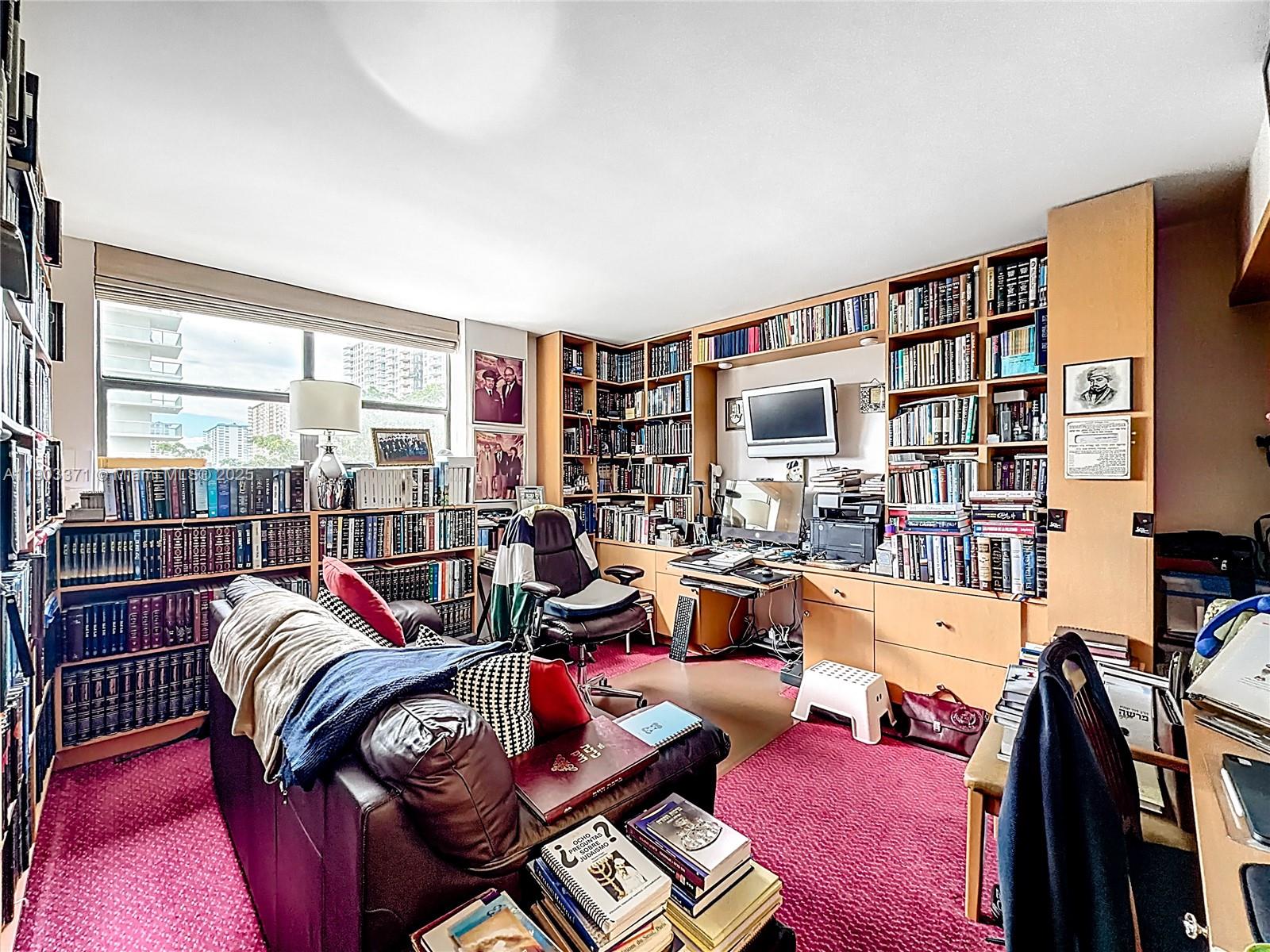 image Winston Towers 60027