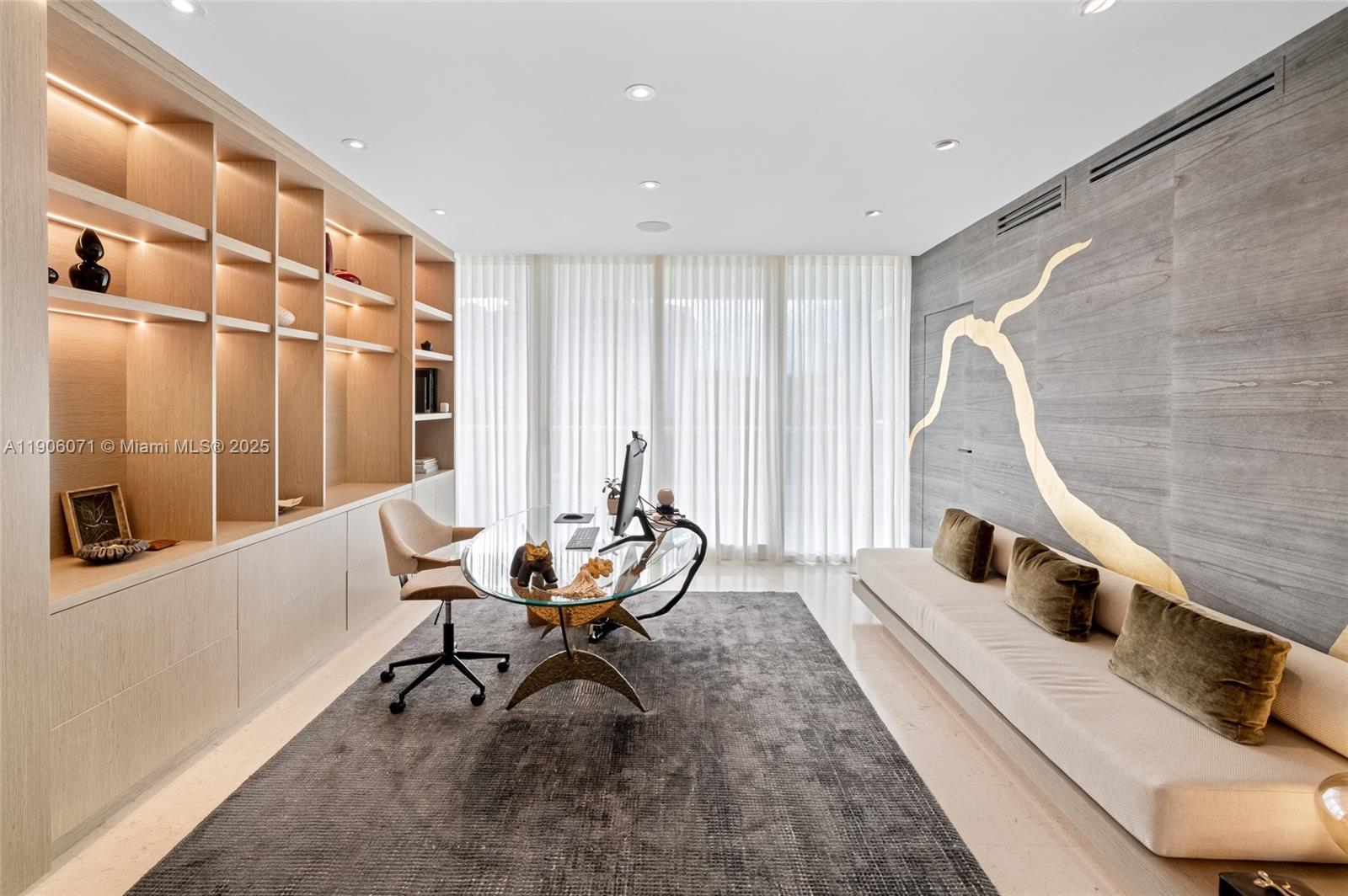 19955 NE 38th Ct #704 Aventura, FL 33180