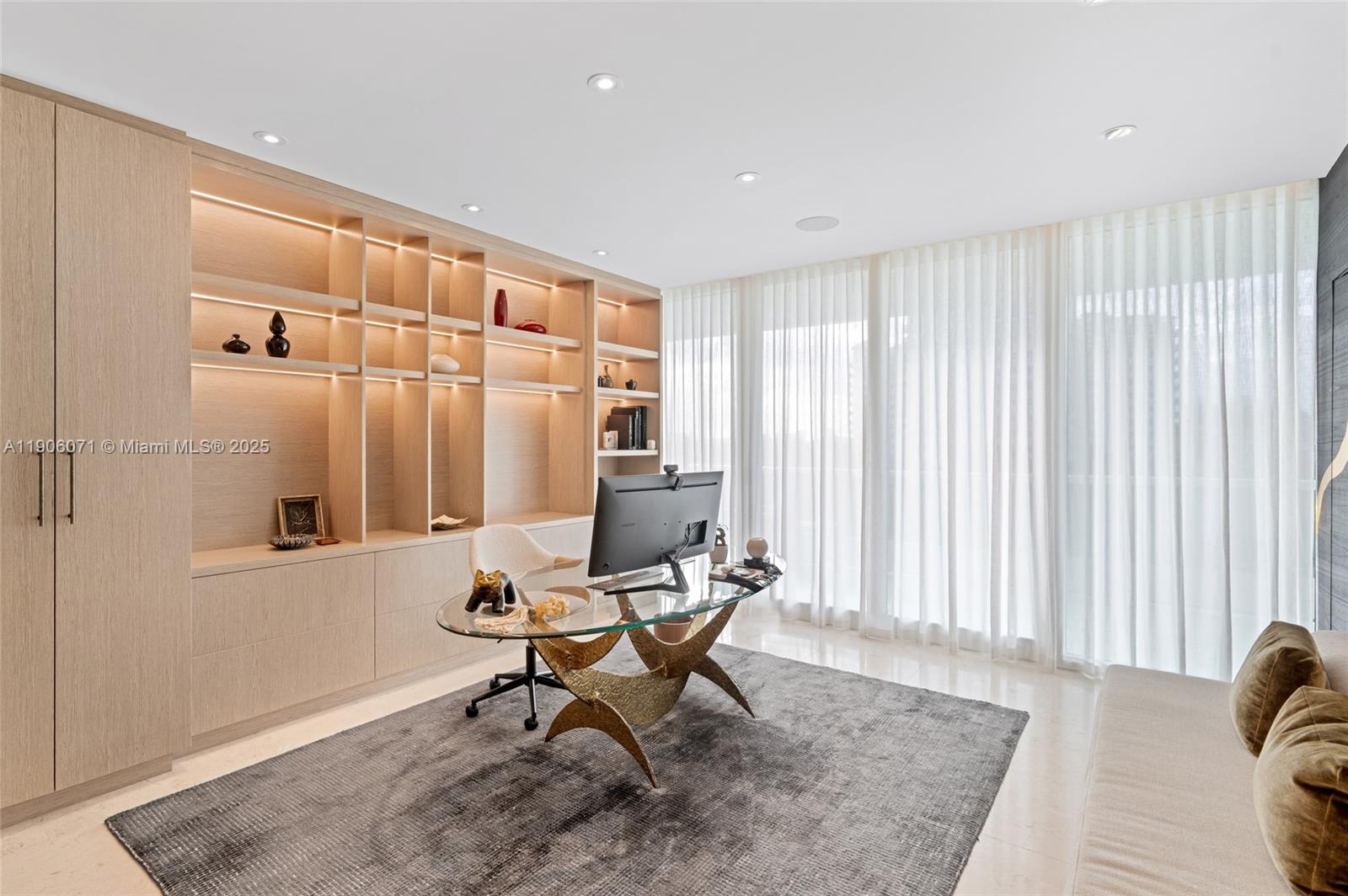 19955 NE 38th Ct #704 Aventura, FL 33180