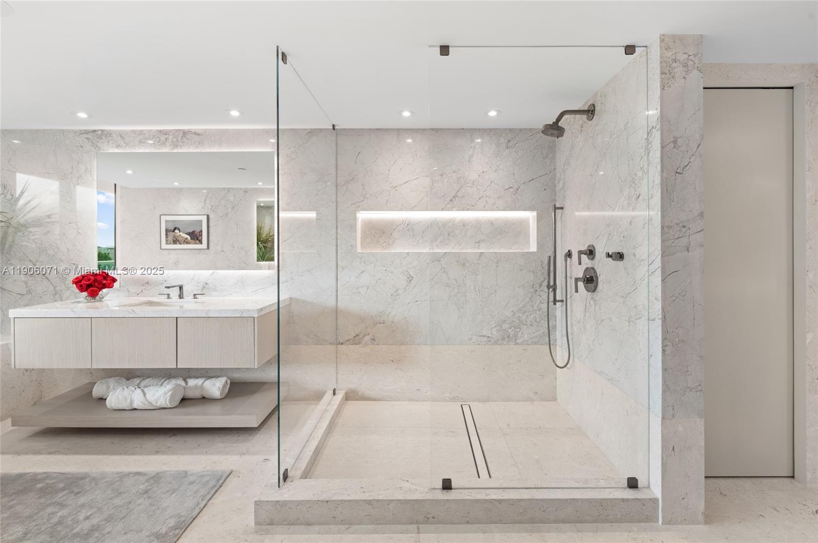 19955 NE 38th Ct #704 Aventura, FL 33180