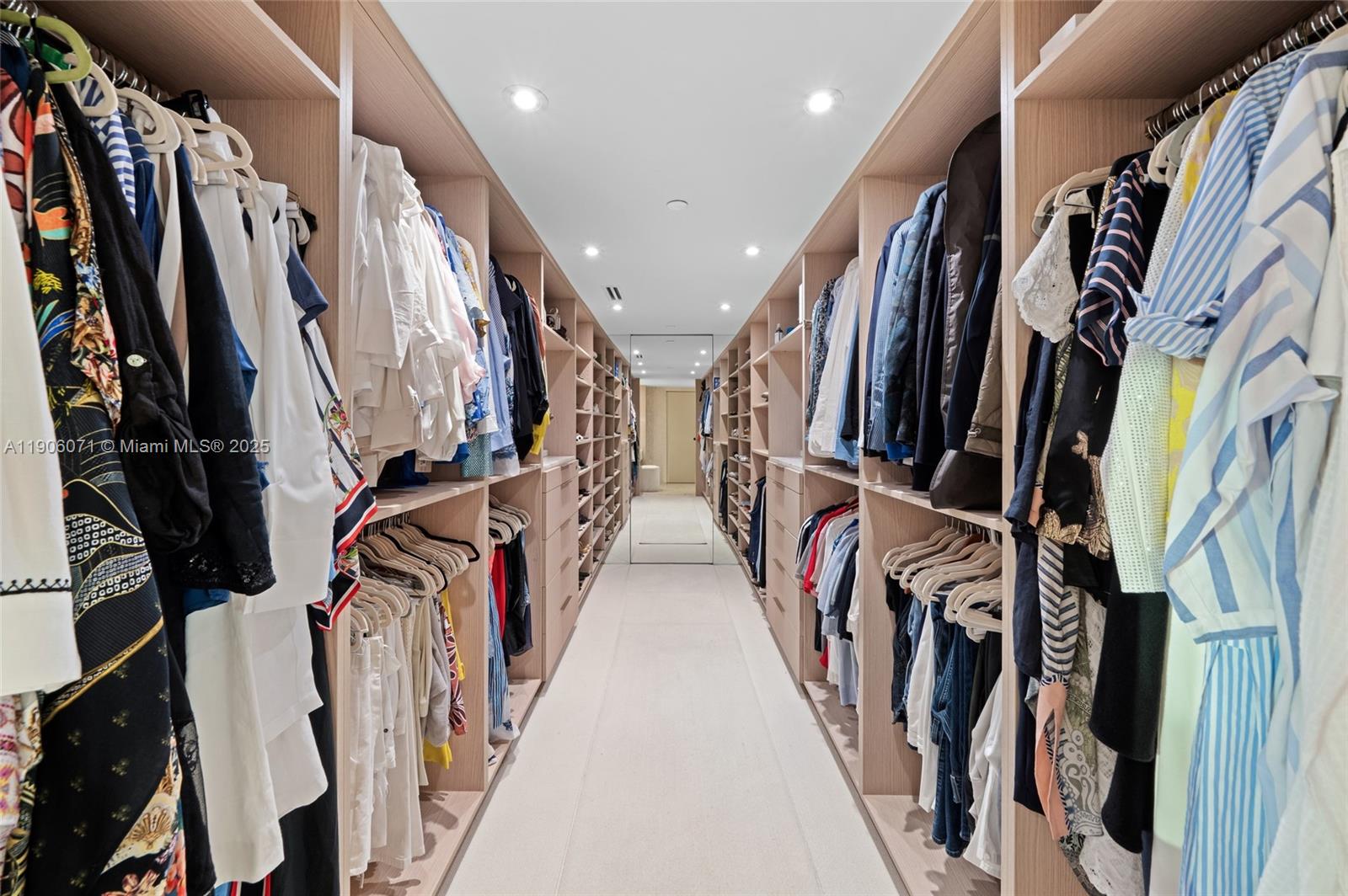 19955 NE 38th Ct #704 Aventura, FL 33180