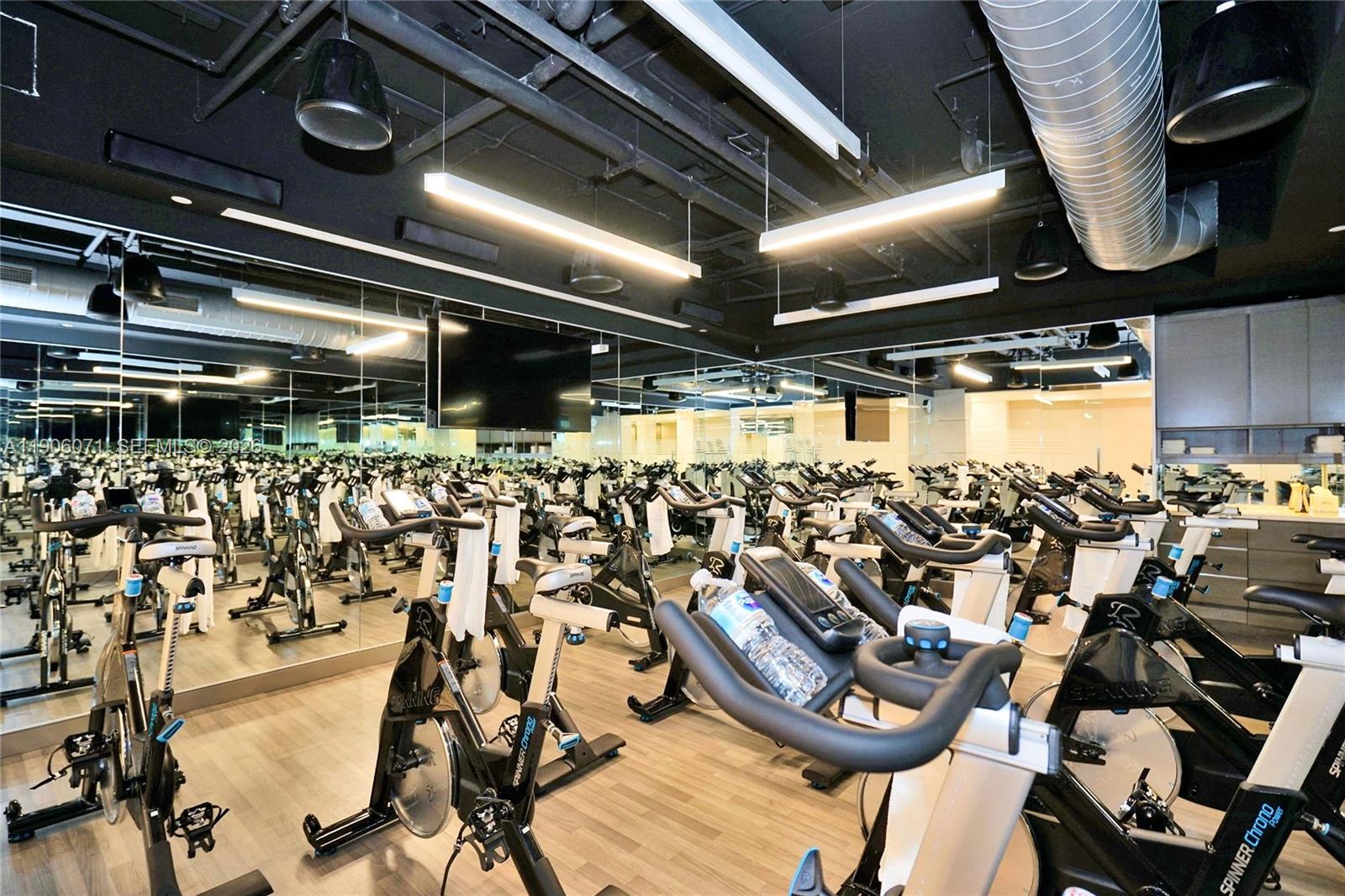 19955 NE 38th Ct #704 Aventura, FL 33180