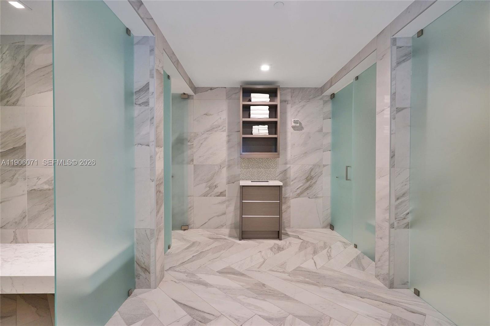 19955 NE 38th Ct #704 Aventura, FL 33180