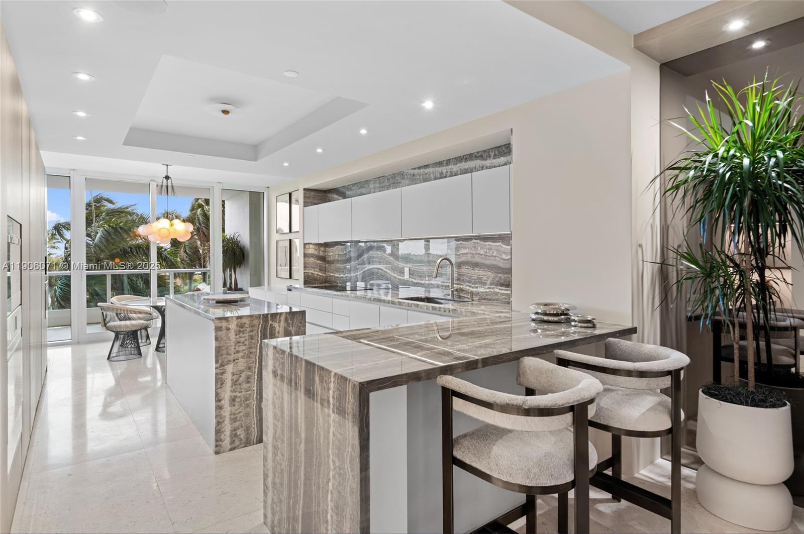 19955 NE 38th Ct #704 Aventura, FL 33180