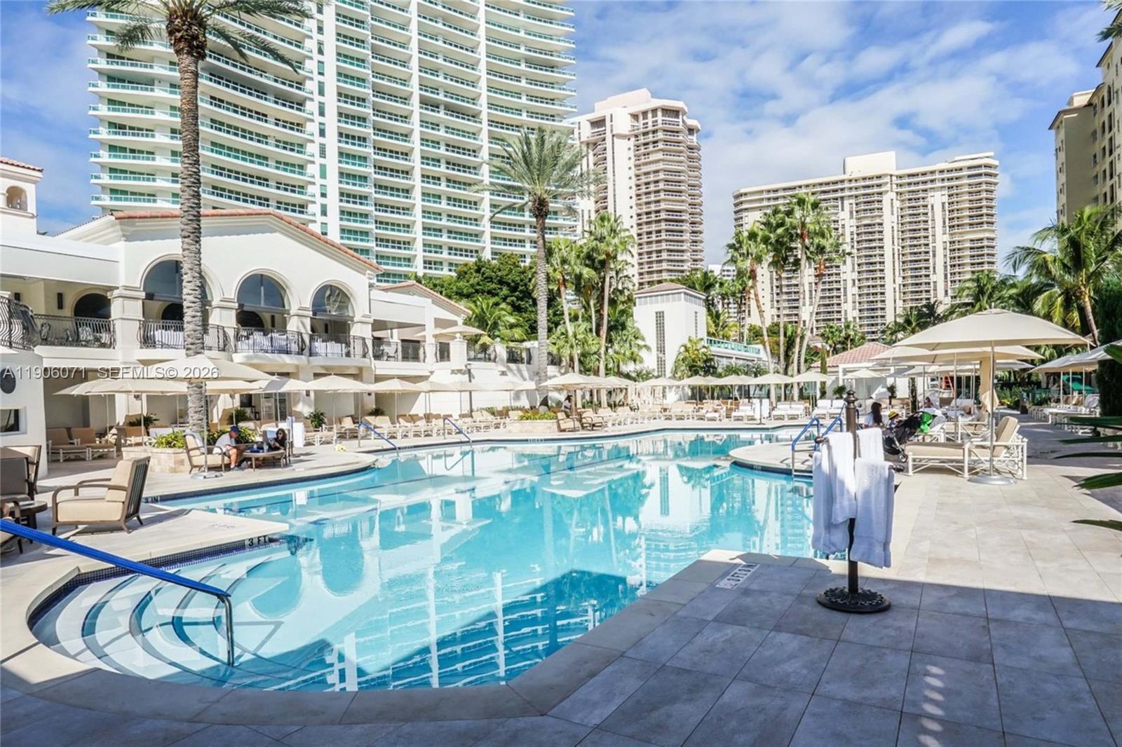 19955 NE 38th Ct #704 Aventura, FL 33180