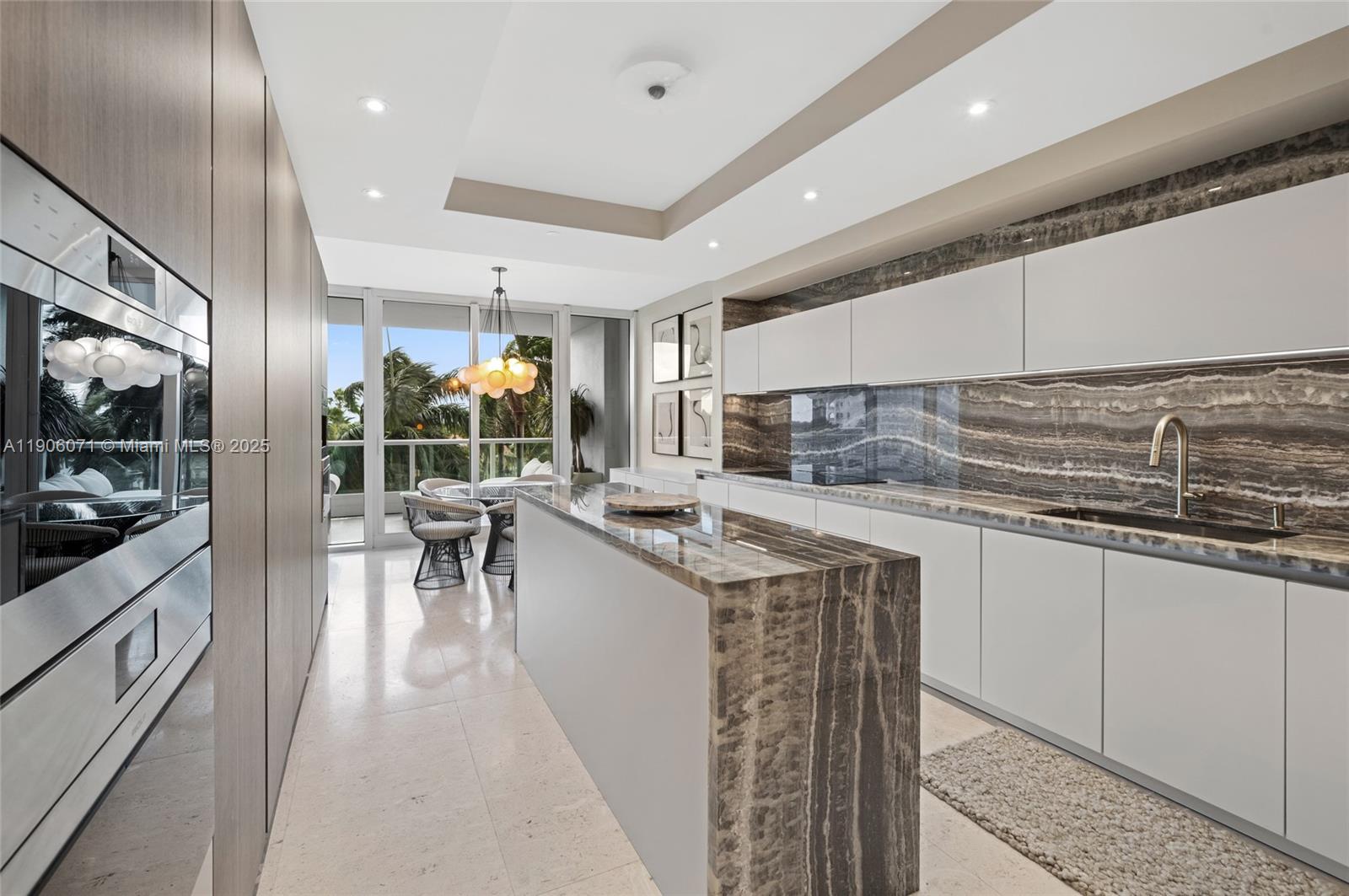 19955 NE 38th Ct #704 Aventura, FL 33180