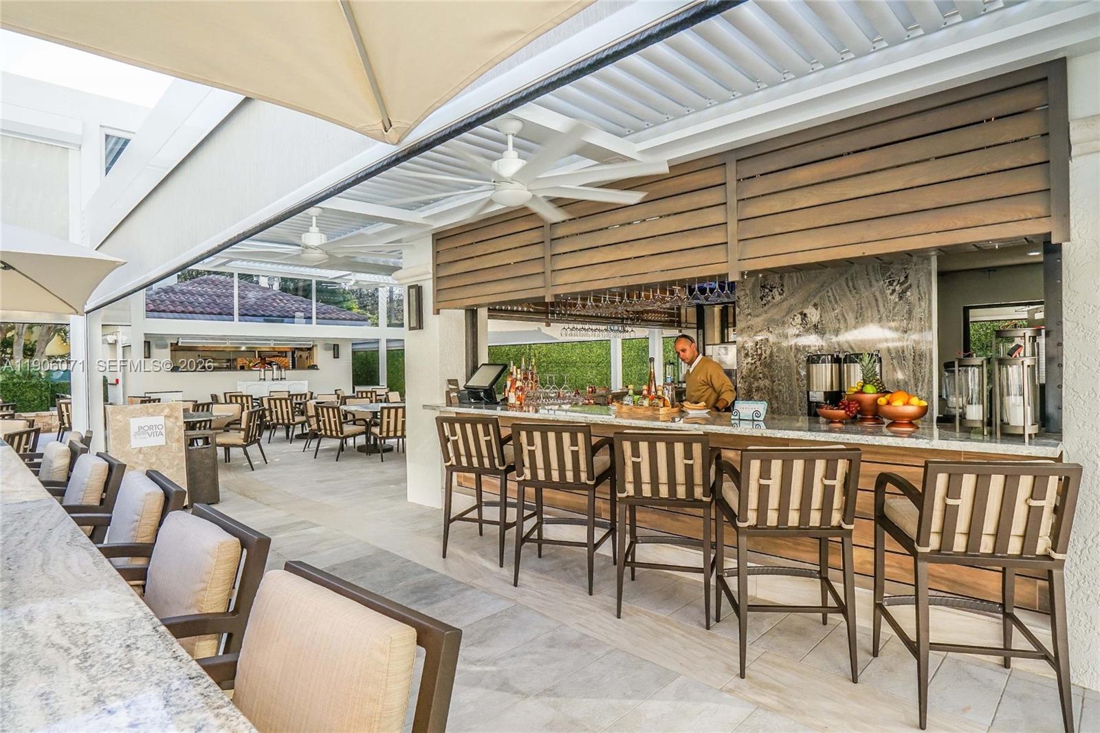 19955 NE 38th Ct #704 Aventura, FL 33180