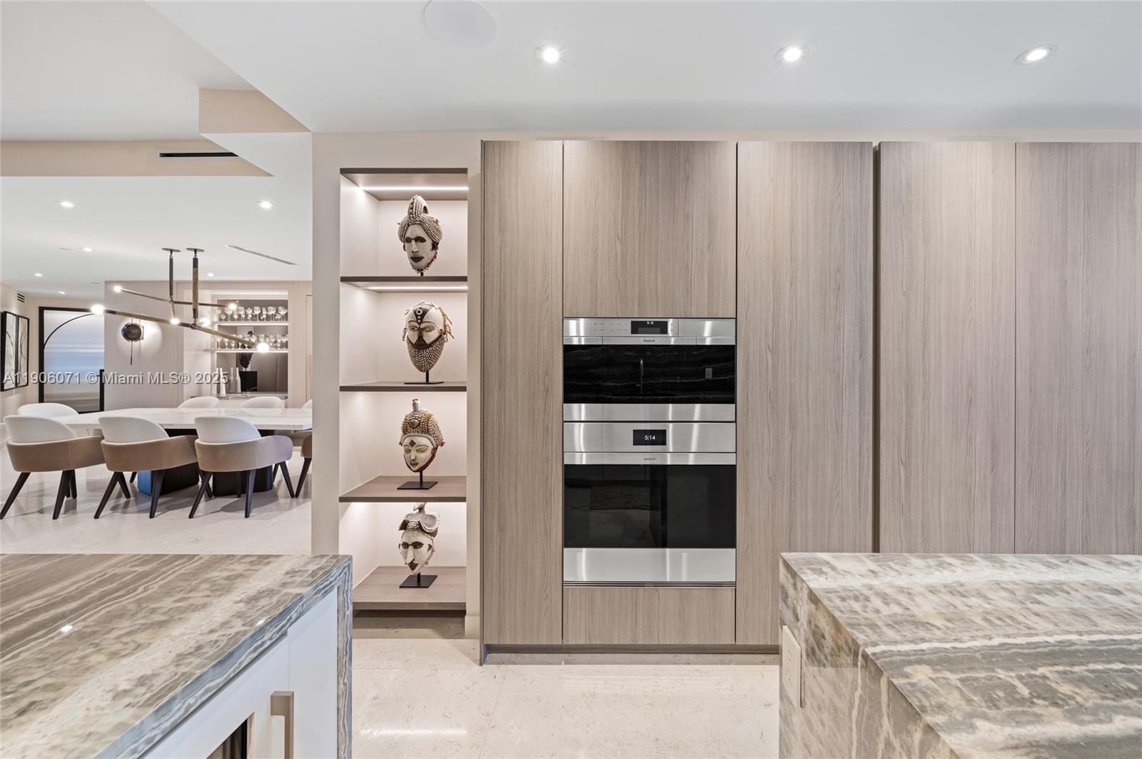 19955 NE 38th Ct #704 Aventura, FL 33180