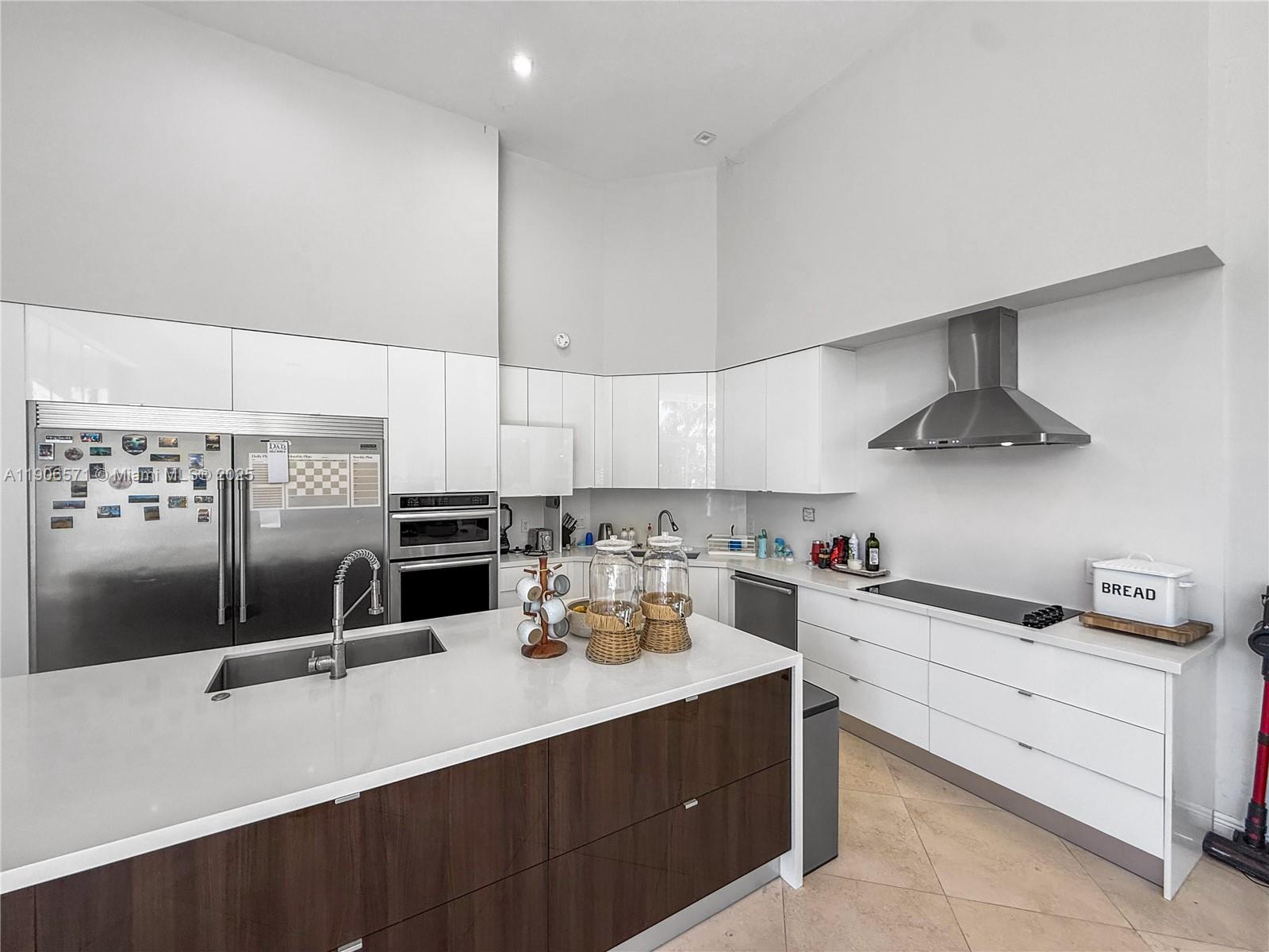 2514 Poinciana Dr Weston, FL 33327