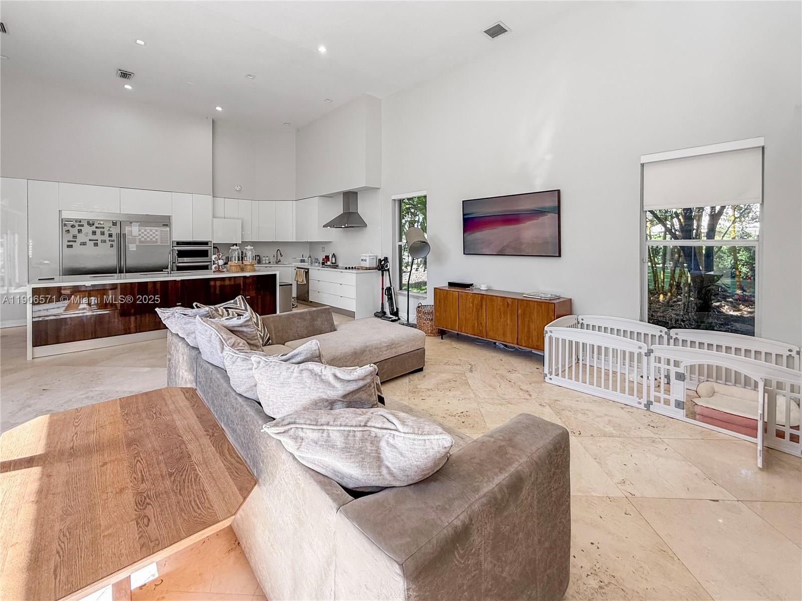 2514 Poinciana Dr Weston, FL 33327