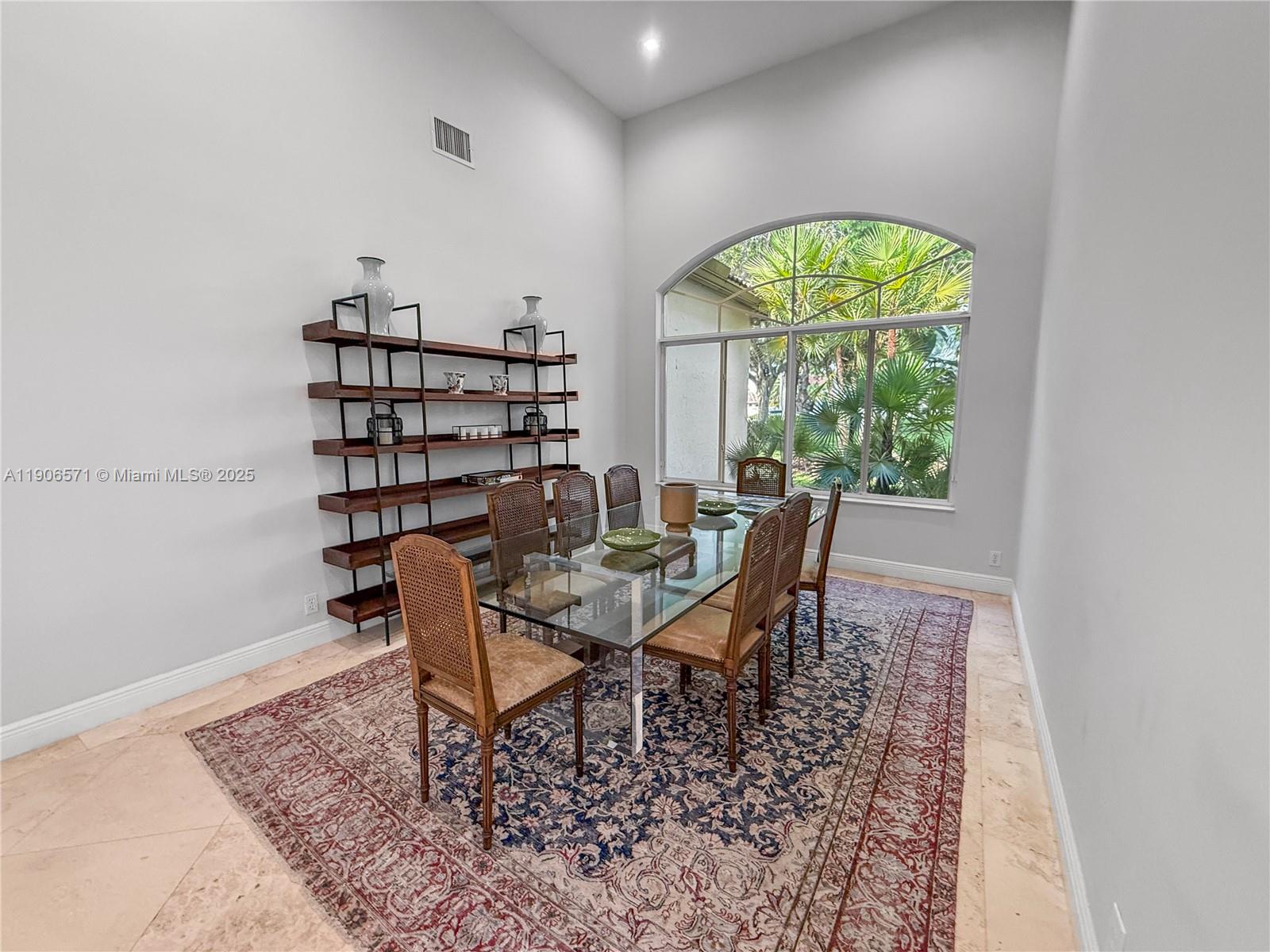 2514 Poinciana Dr Weston, FL 33327