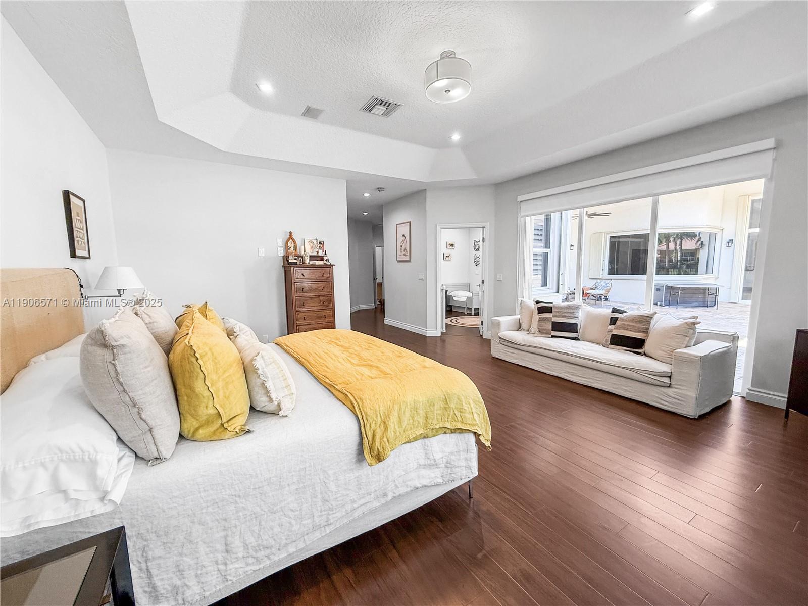 2514 Poinciana Dr Weston, FL 33327