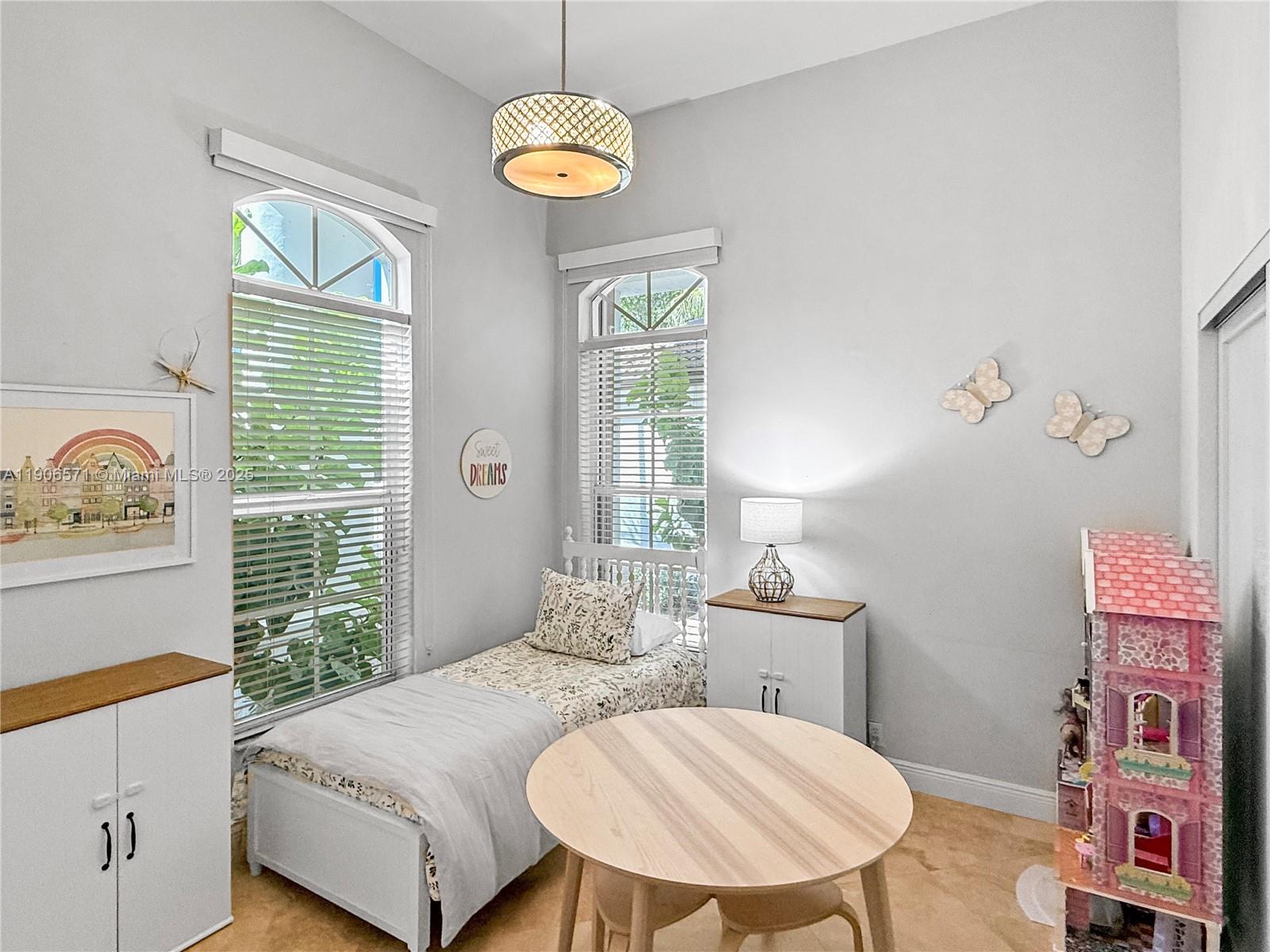 2514 Poinciana Dr Weston, FL 33327