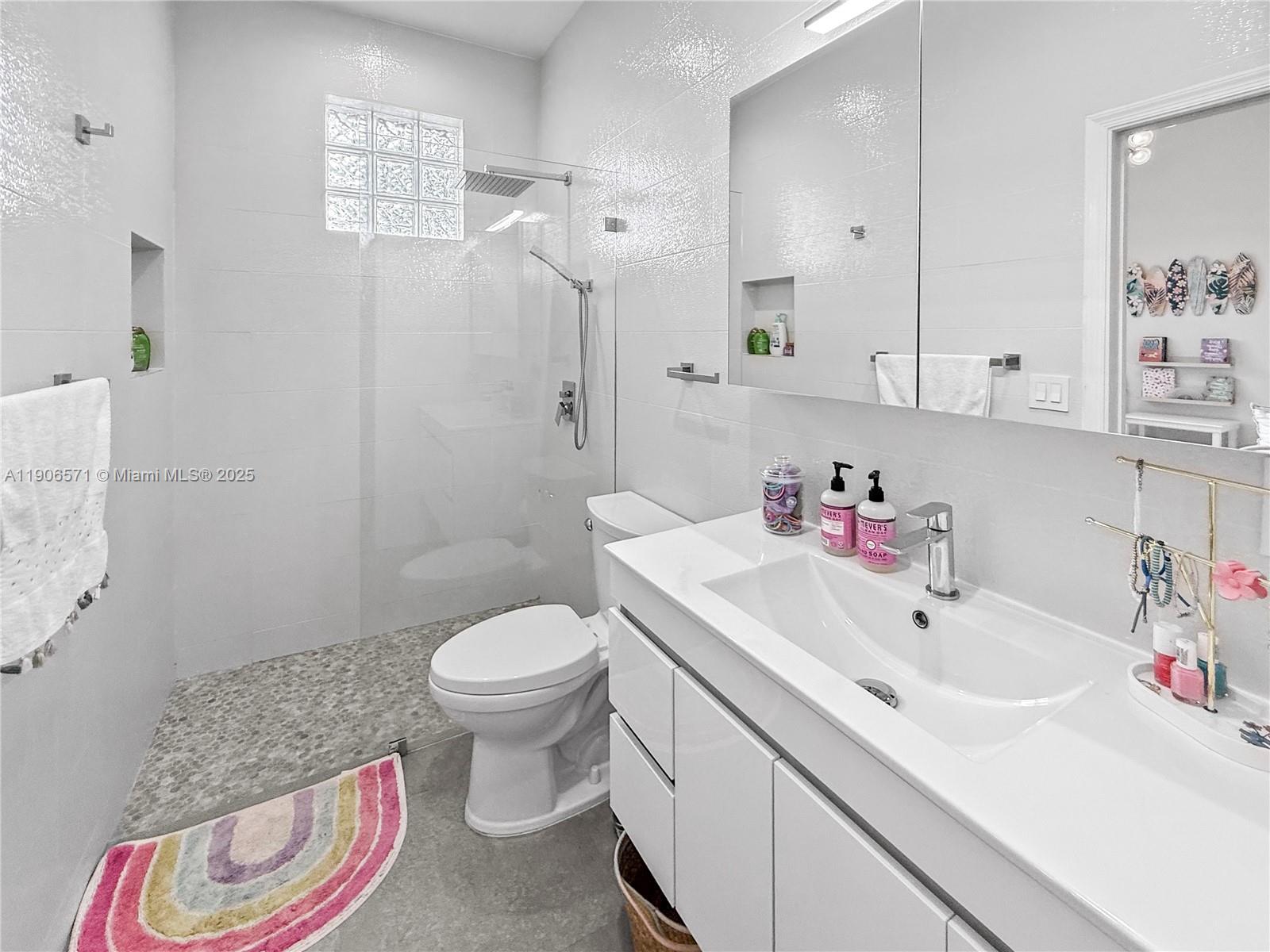 2514 Poinciana Dr Weston, FL 33327