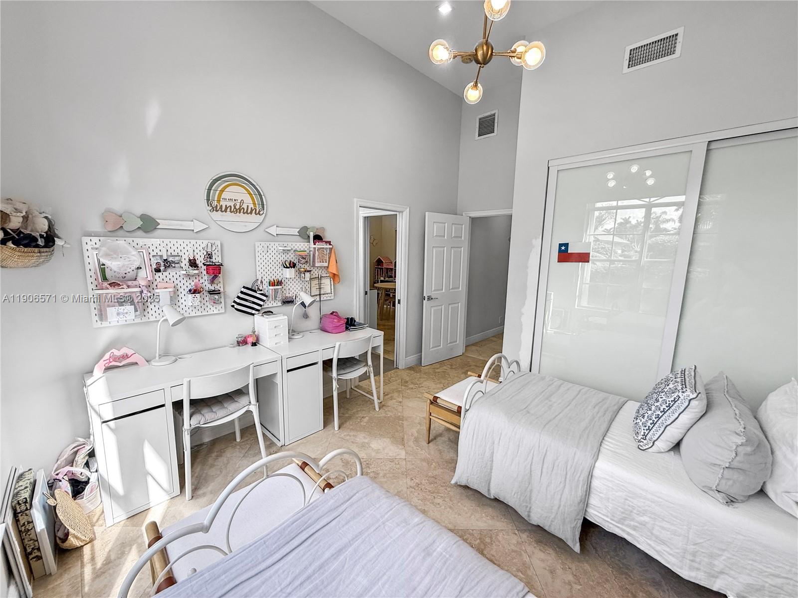 2514 Poinciana Dr Weston, FL 33327