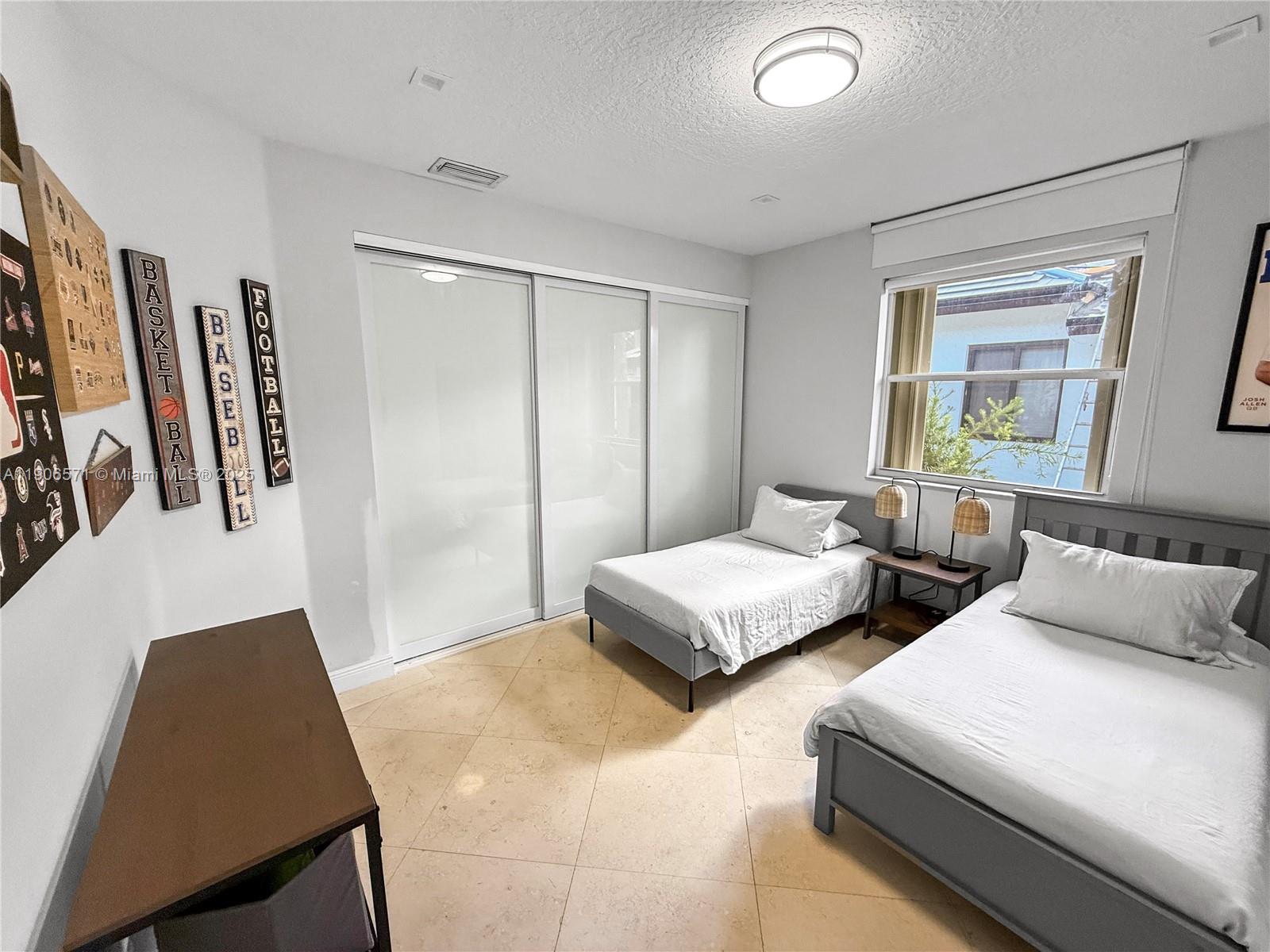 2514 Poinciana Dr Weston, FL 33327