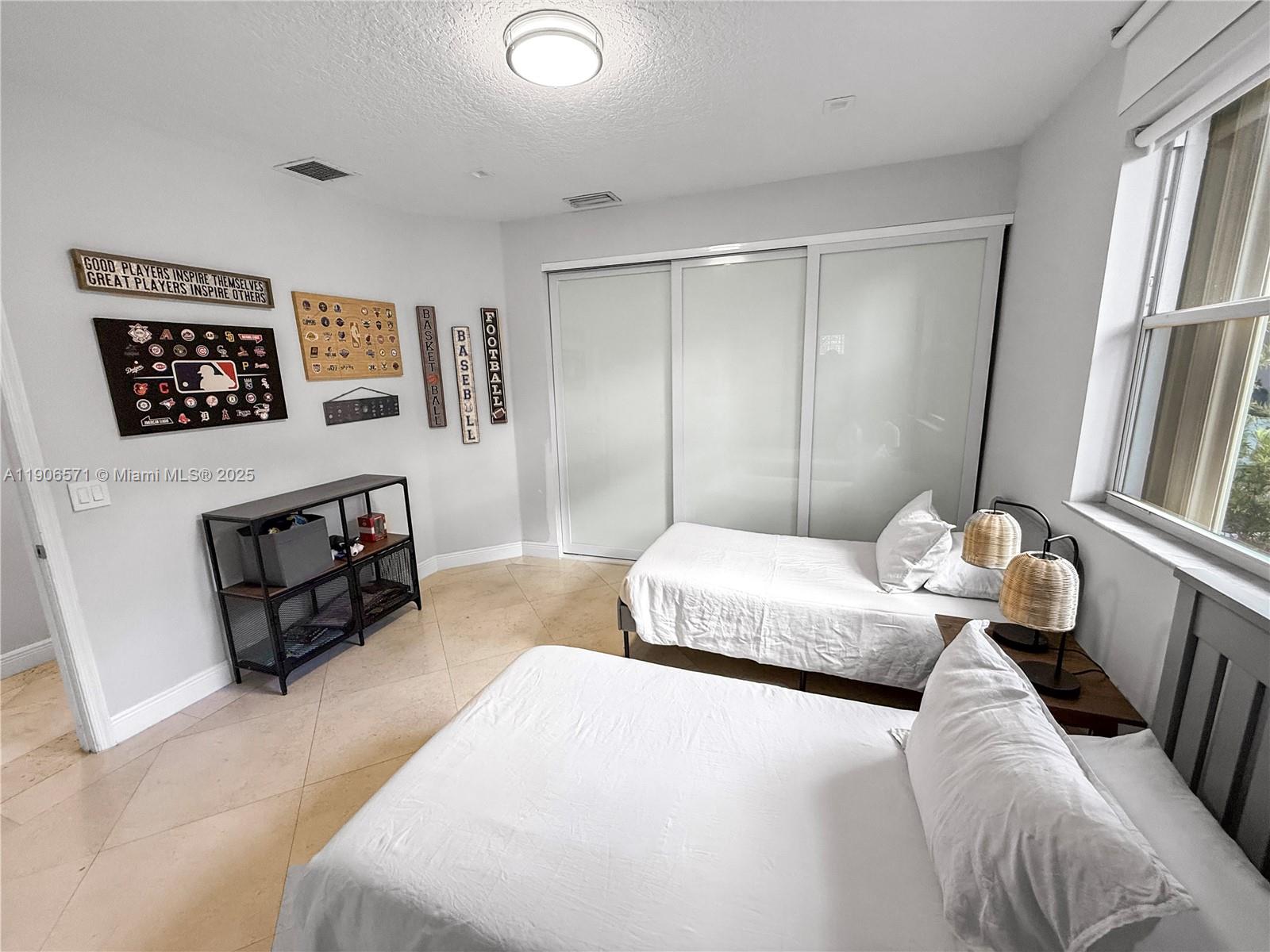 2514 Poinciana Dr Weston, FL 33327