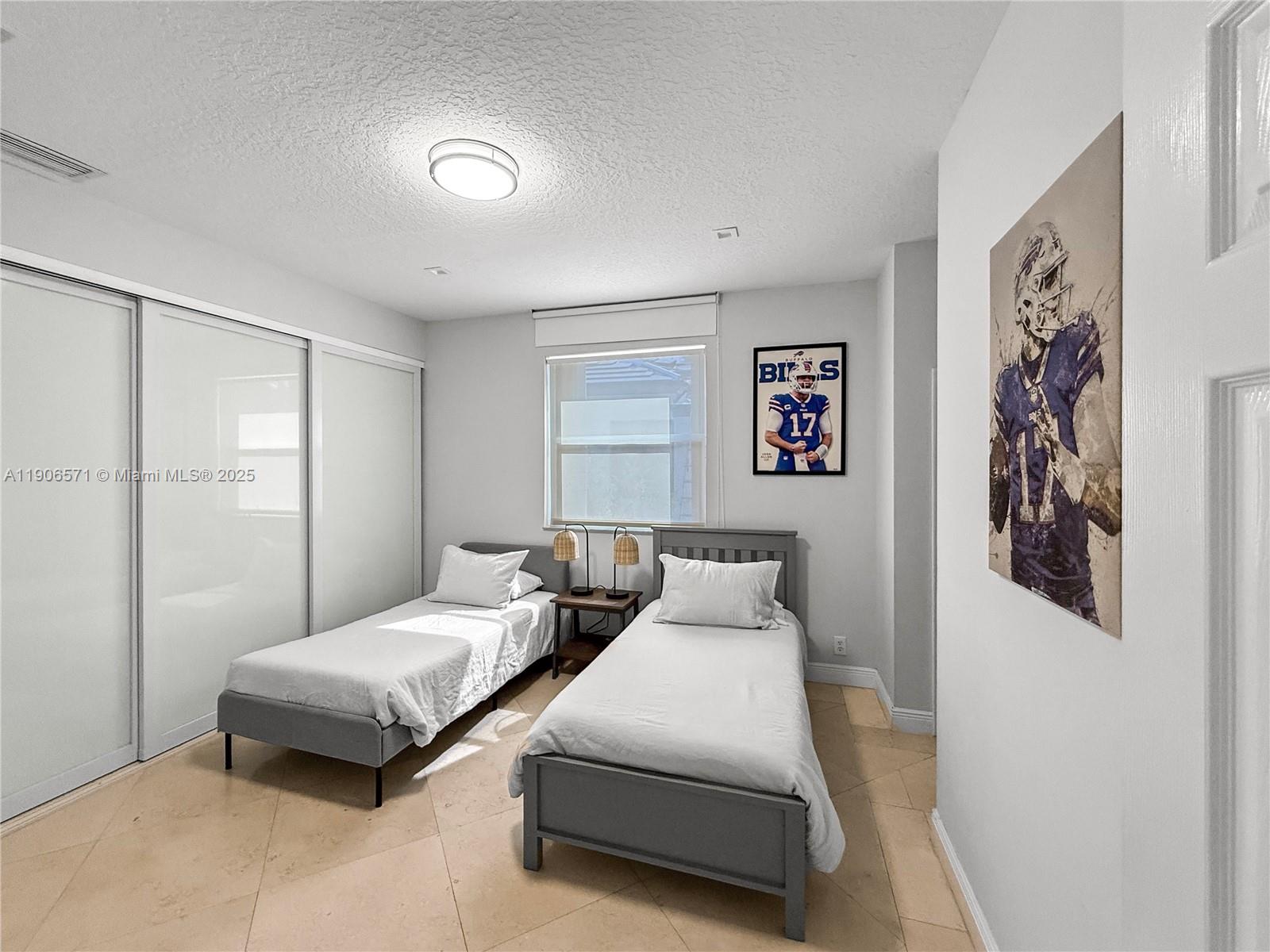 2514 Poinciana Dr Weston, FL 33327