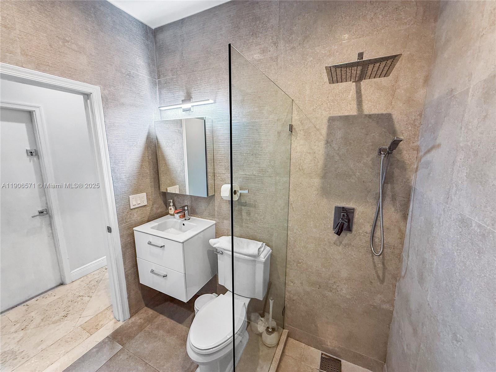 2514 Poinciana Dr Weston, FL 33327